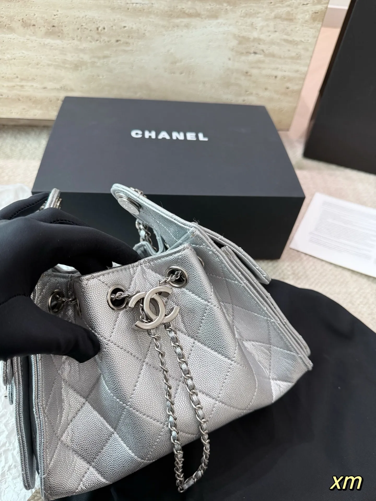 鱼子纹 P210 Chanel 25s 牛皮hobo流浪包 香奈儿 Chanel 牛皮刺绣购物袋出货|超级柔软,亲感特别好!内里采用同质量牛皮料!超级好物,等你来背!尺寸 22cm