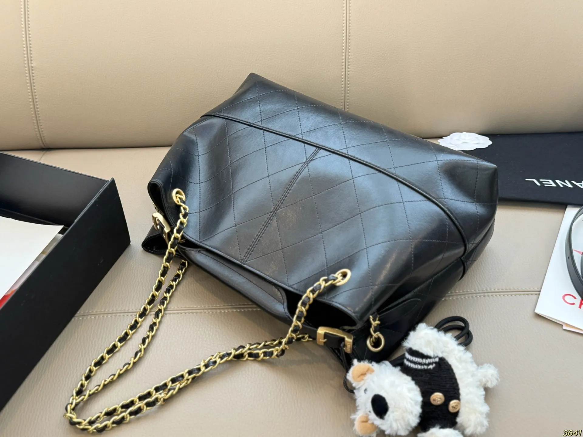 &yen;220/&yen;210 飞机盒配长肩带配挂件 香奈儿CHANEL 新款菱格包手提包 无与伦比的高级质感 美貌与实力并存 尺寸34 25/28 20