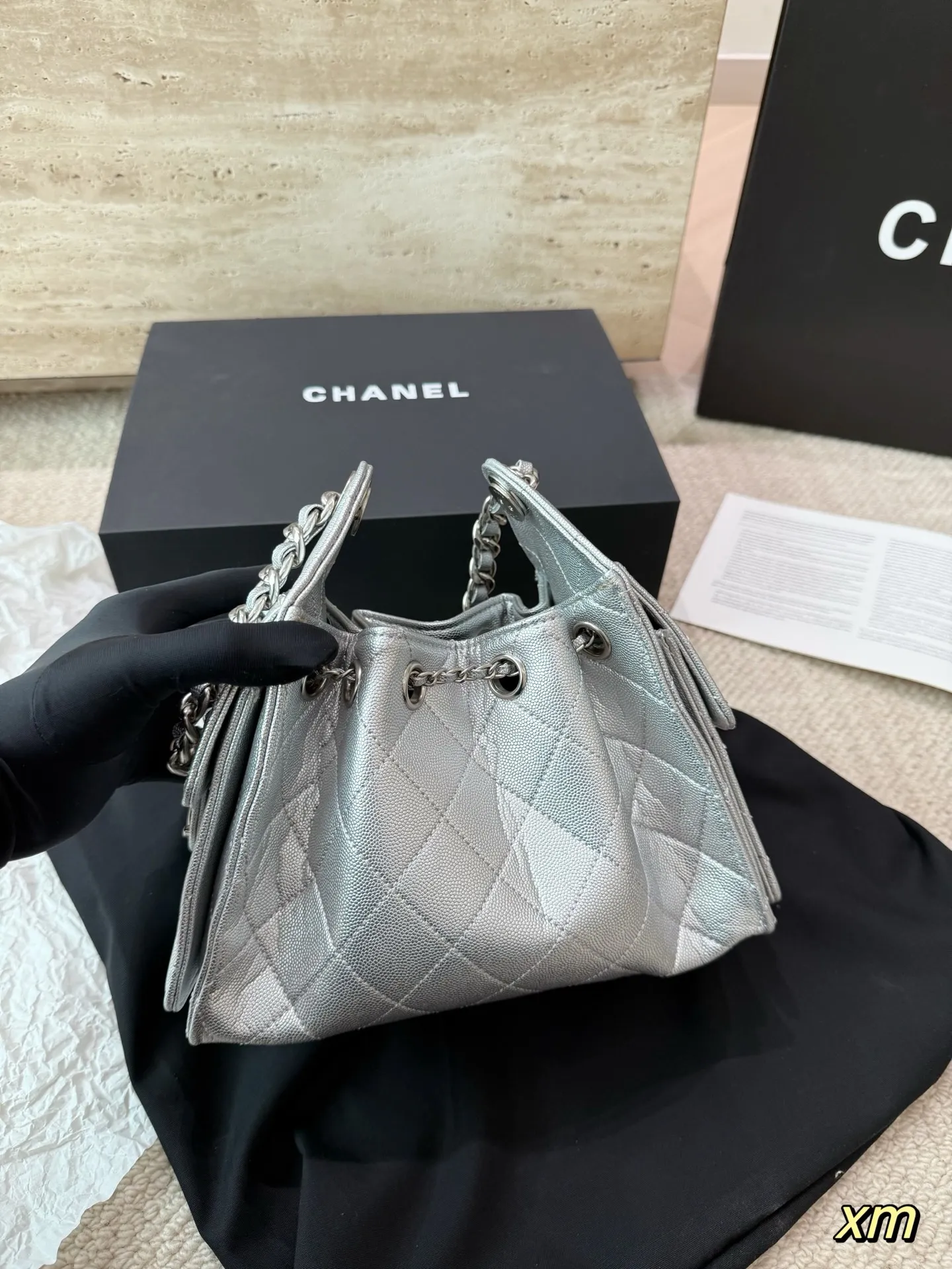 鱼子纹 P210 Chanel 25s 牛皮hobo流浪包 香奈儿 Chanel 牛皮刺绣购物袋出货|超级柔软,亲感特别好!内里采用同质量牛皮料!超级好物,等你来背!尺寸 22cm