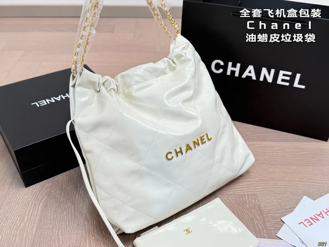 &yen;180全套飞机盒包装 油蜡皮香奈儿金币包购物袋 Chanel22bag垃圾袋真的太美啦 高级的情冷感扑面而来 超级酷 可盐可甜 给你淡淡的清新 日常出街首选 尺寸：39 42