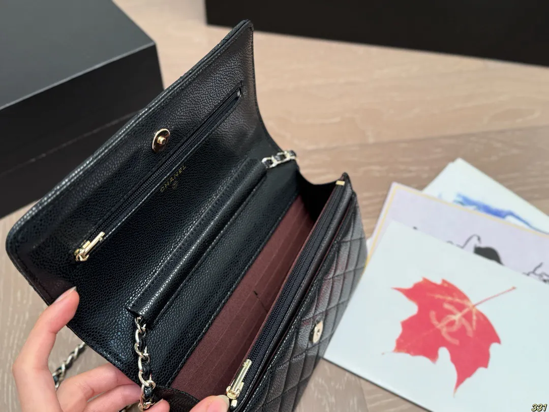 &yen;150全套飞机盒包装 size：20*13cm ⚠️牛皮 升级版 🔍 小香家 发财包 woc发财包，可以有😎 必须给自己安排 Chanel发财包香奶奶包中最经常用的一只