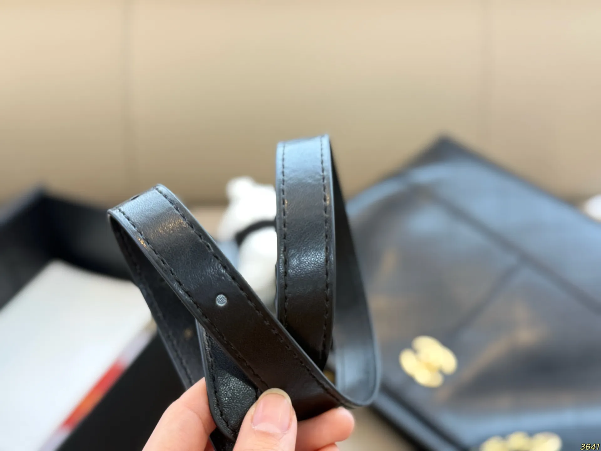 ¥220/¥210 飞机盒配长肩带配挂件 香奈儿CHANEL 新款菱格包手提包 无与伦比的高级质感 美貌与实力并存 尺寸34 25/28 20