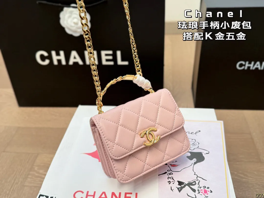 💰140 配盒 size:13*10cm 小香家 22s珐琅手柄小废包/零钱包/口红包 搭配K金五金 简直无法抗拒 coco珐琅镂空手柄能不爱吗