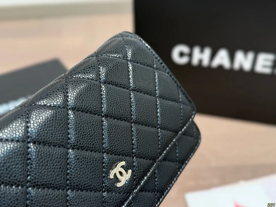 ¥150全套飞机盒包装 size:20*13cm ⚠️牛皮 升级版 🔍 小香家 发财包 woc发财包,可以有😎 必须给自己安排 Chanel发财包香奶奶包中最经常用的一只