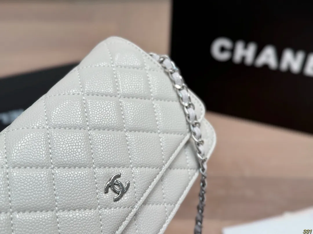 &yen;150全套飞机盒包装 size：20*13cm ⚠️牛皮 升级版 🔍 小香家 发财包 woc发财包，可以有😎 必须给自己安排 Chanel发财包香奶奶包中最经常用的一只