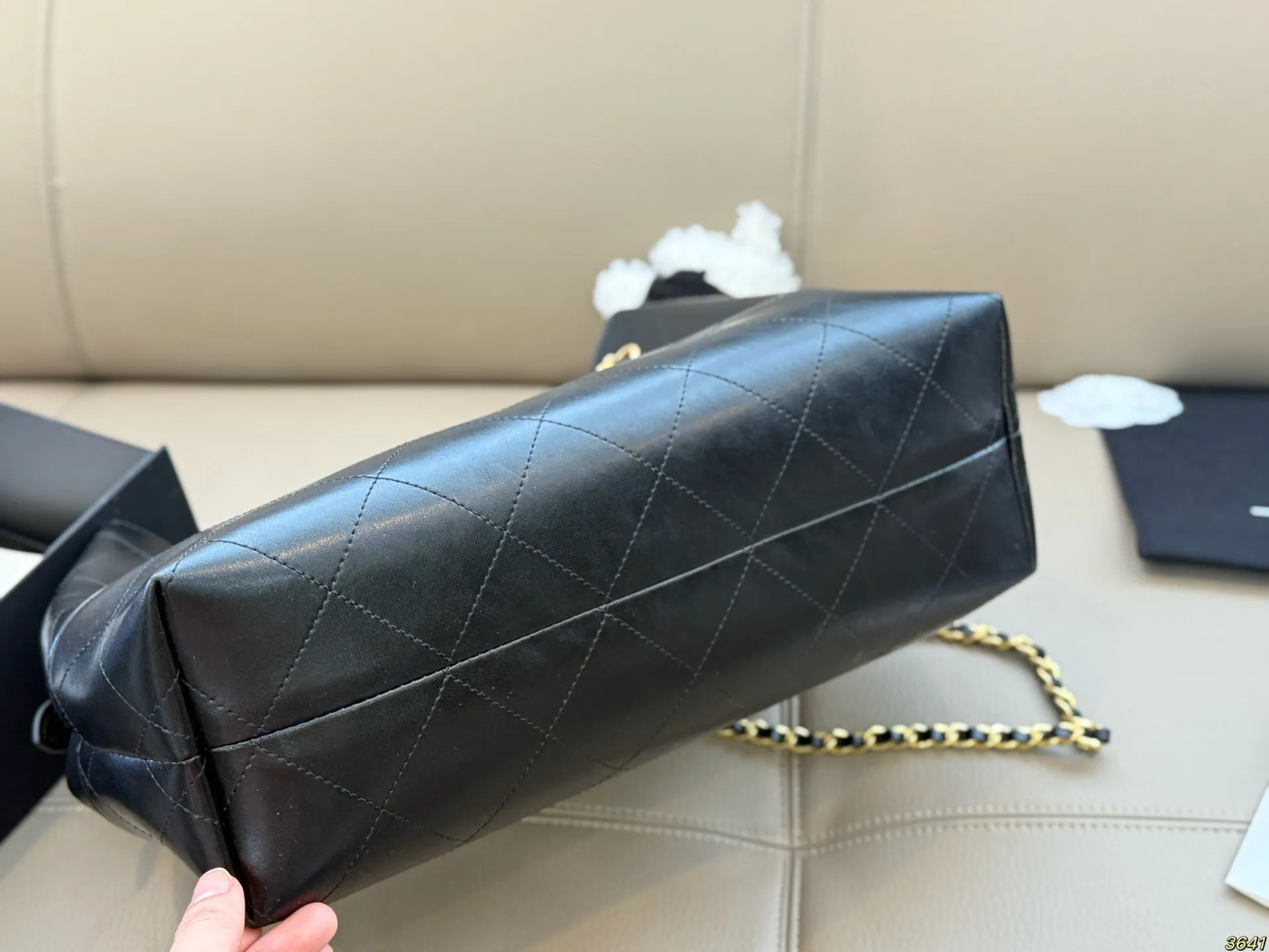 &yen;220/&yen;210 飞机盒配长肩带配挂件 香奈儿CHANEL 新款菱格包手提包 无与伦比的高级质感 美貌与实力并存 尺寸34 25/28 20