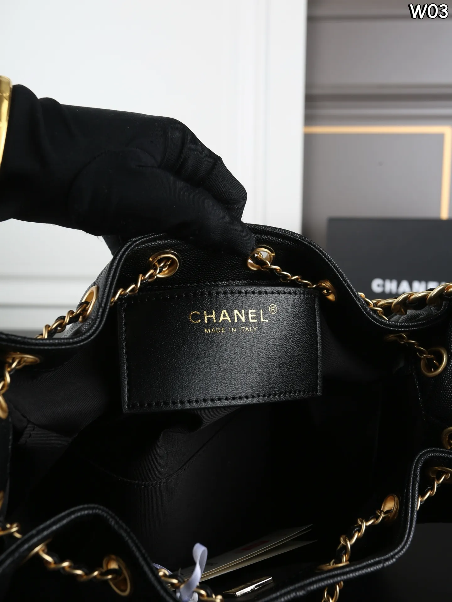 P230 全套礼盒 CHANEL香奈儿 25Bag 25P 鱼子酱 hobo 抽绳水桶包 腋下包链条包单肩包 抽绳水桶包,慵懒感拉满,酷girl必备单品,容量大。实物超好看,上身随性高级 尺寸:22.5×14