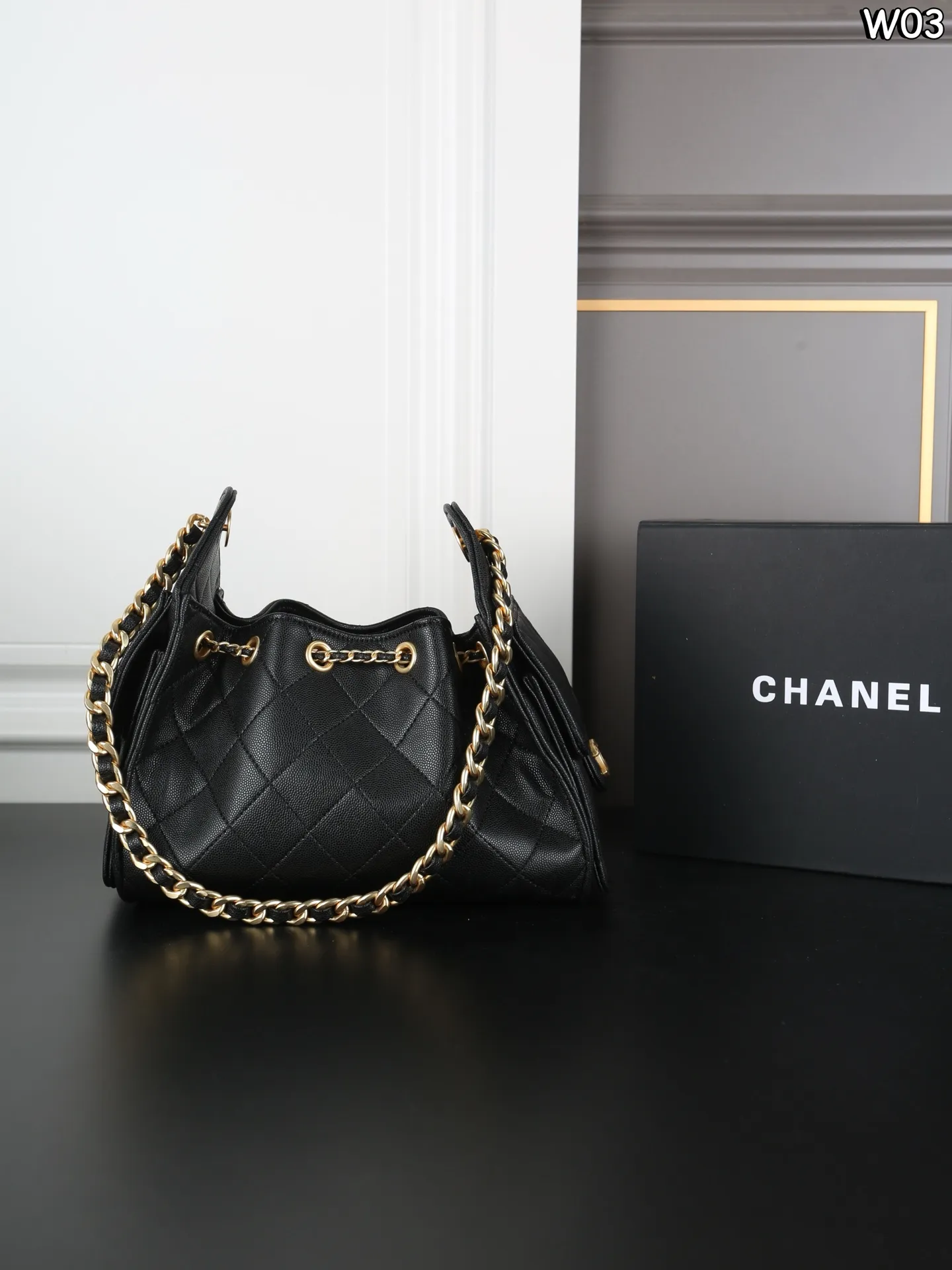 P230 全套礼盒 CHANEL香奈儿 25Bag 25P 鱼子酱 hobo 抽绳水桶包 腋下包链条包单肩包 抽绳水桶包,慵懒感拉满,酷girl必备单品,容量大。实物超好看,上身随性高级 尺寸:22.5×14