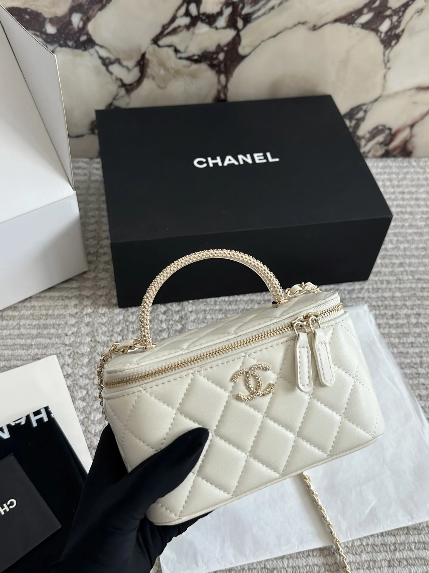 Chanel香奈儿p180 chanel香奈儿亮面金标菱格纹羊皮手柄长盒子包手提单肩斜挎包不含镜子31开 全新附身份卡/防尘袋送礼首选市 折叠盒包装