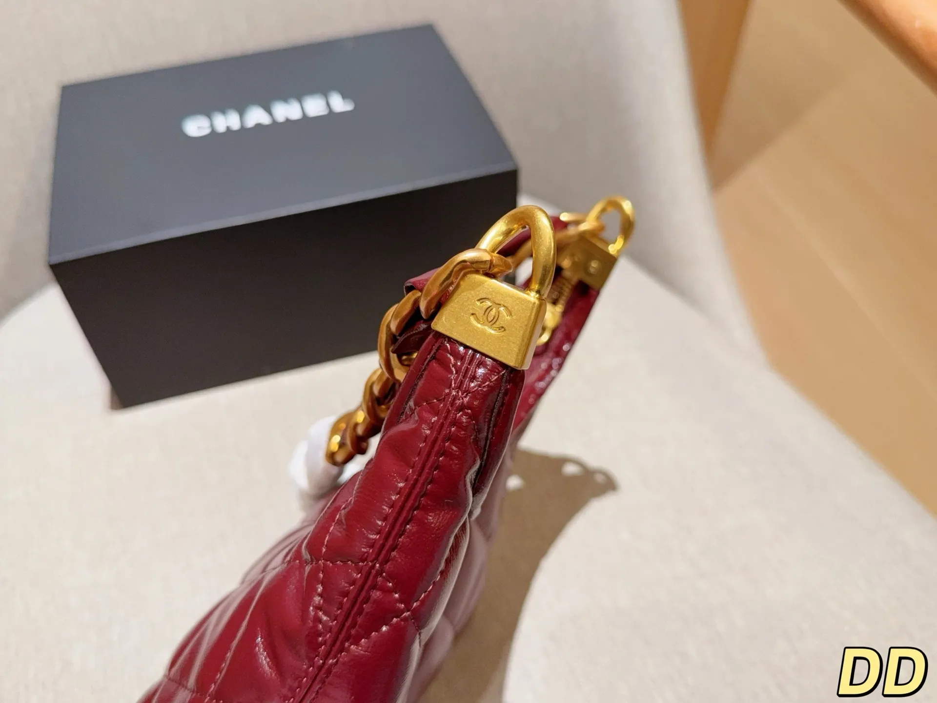 💰145 香奈儿Chanel 24A最新hobo油蜡皮腋下包 尺寸20&times;19&times;8 礼盒包装🎁