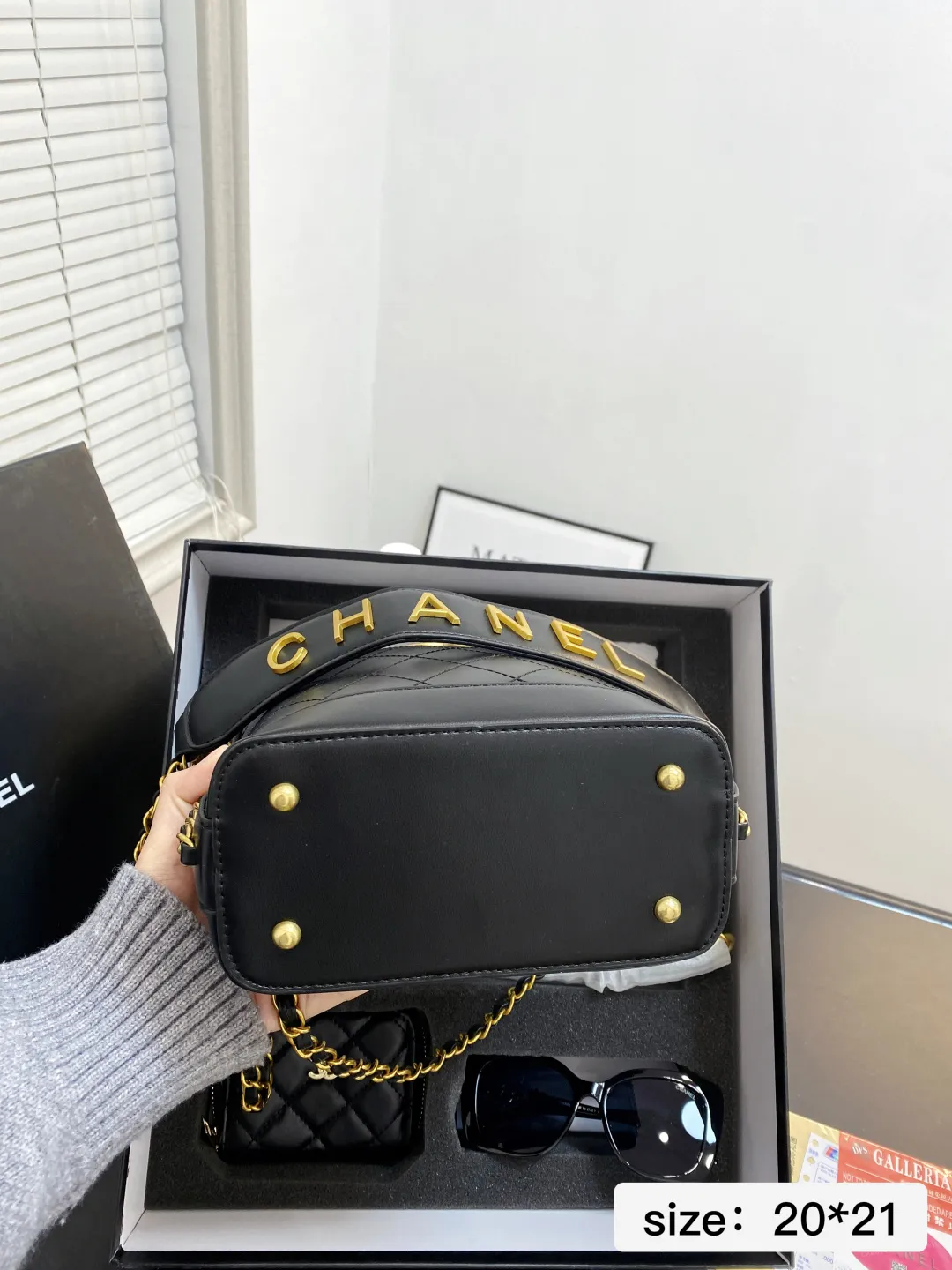 🅿️💰150 配盒子 尺寸20*21 经典香奈儿套盒 香奈儿包➕眼镜➕钱包 M3030