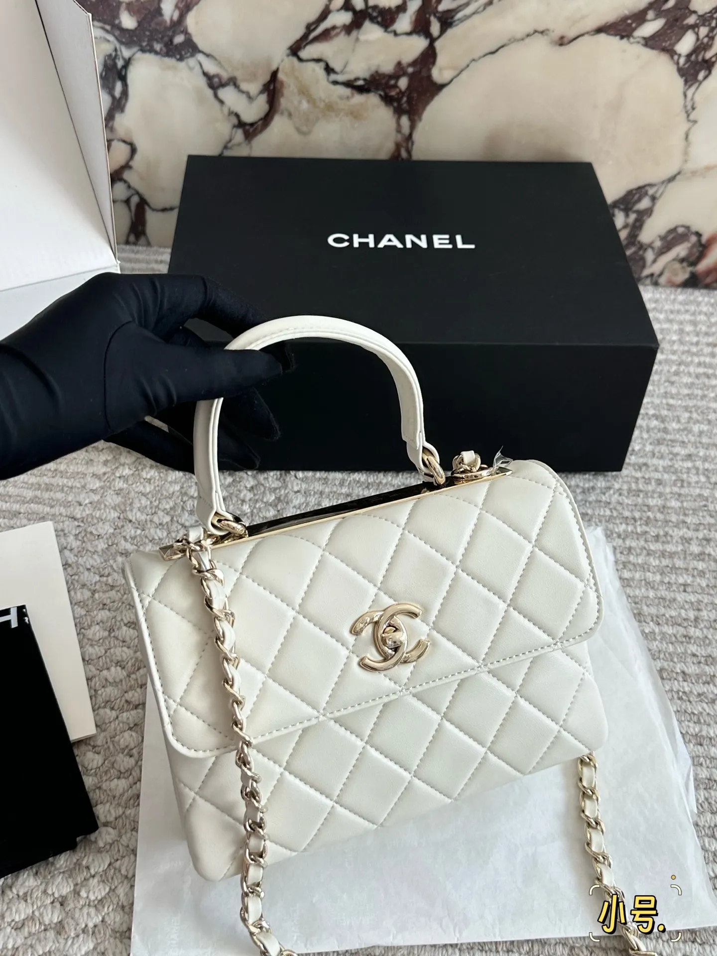 升级版💰190、160配盒 size:20*15cm (小号) 25*18cm (大号) 小香家 trendy cc 风琴包系列! 上身后超显大气, 容量非常🉑️! ⚠️经典黑色软糯又舒服!