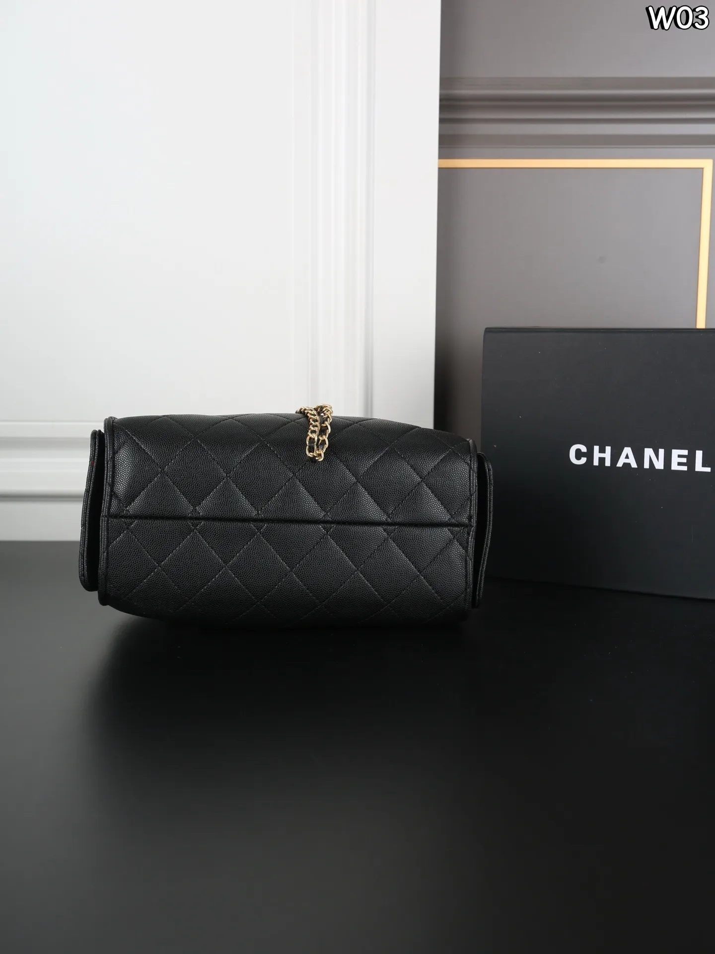 P230 全套礼盒 CHANEL香奈儿 25Bag 25P 鱼子酱 hobo 抽绳水桶包 腋下包链条包单肩包 抽绳水桶包，慵懒感拉满，酷girl必备单品，容量大。实物超好看，上身随性高级 尺寸：22.5&times;14