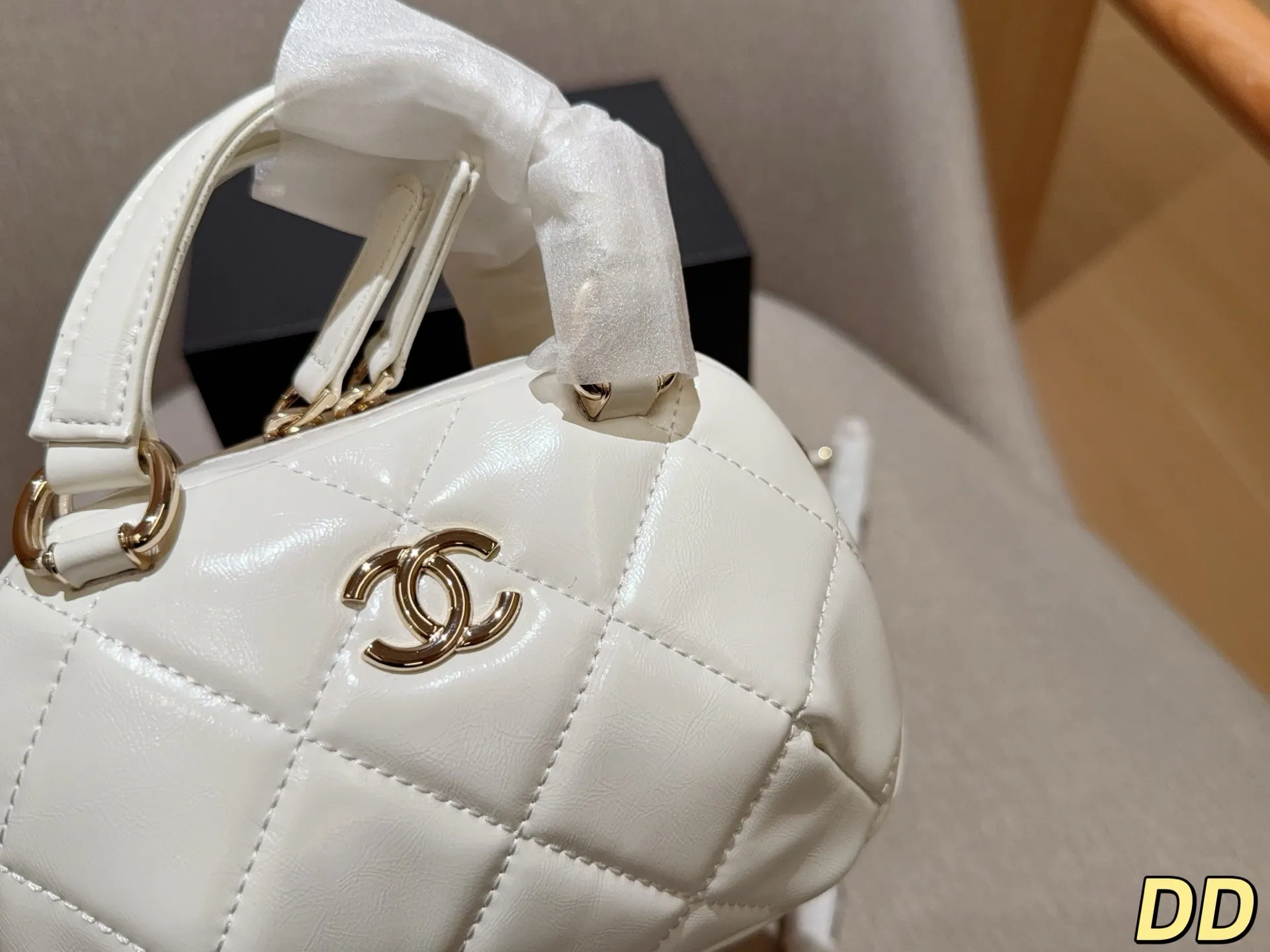 💰155 Chanel香奈儿 新品25N滑雪🏂🏻系列 迷你保龄球包~ 尺寸18×14×5 礼盒包装🎁