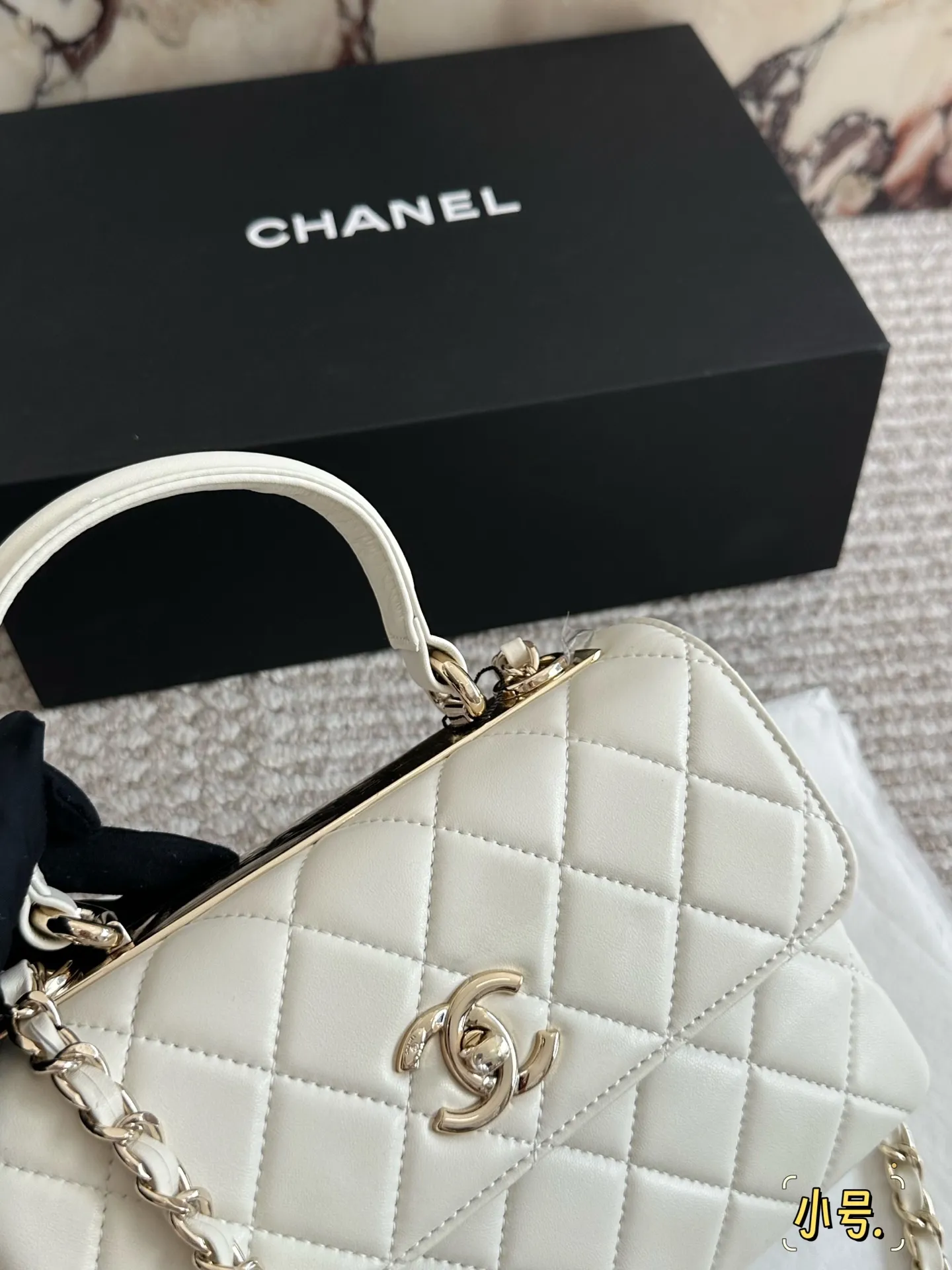 升级版💰190、160配盒 size:20*15cm (小号) 25*18cm (大号) 小香家 trendy cc 风琴包系列! 上身后超显大气, 容量非常🉑️! ⚠️经典黑色软糯又舒服!