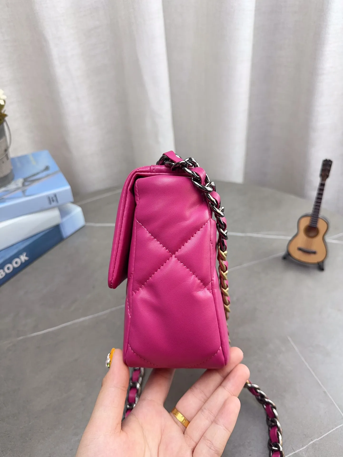 配折叠盒飞机盒 香奈儿19bag 性价比做到最优 皮料再次升级 质感高级&hellip;。 尺寸28*17cm p160