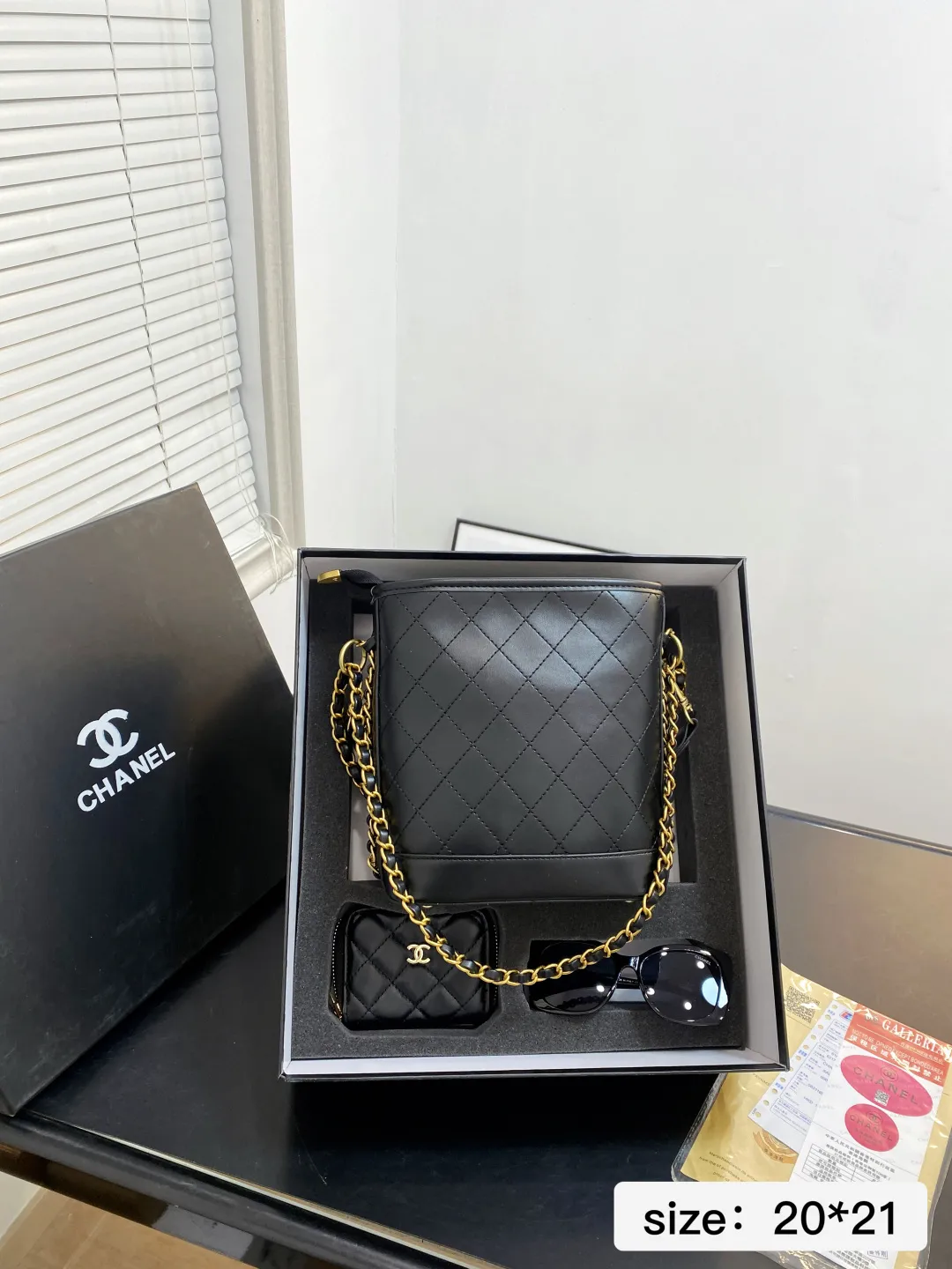 🅿️💰150 配盒子 尺寸20*21 经典香奈儿套盒 香奈儿包➕眼镜➕钱包 M3030