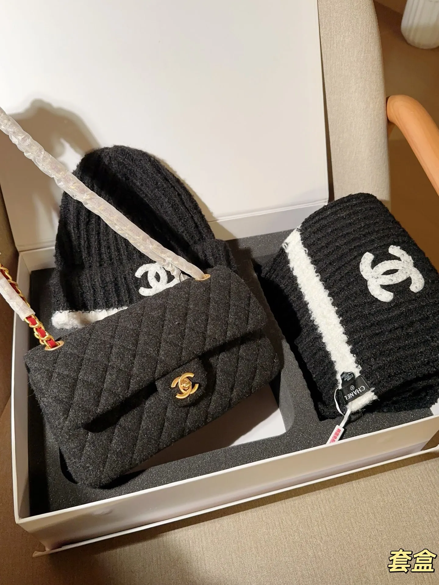 💰250 CHANEL香奈儿 超值套盒毛呢cf 香奈儿围巾+帽子 尺寸25×15 礼盒包装🎁