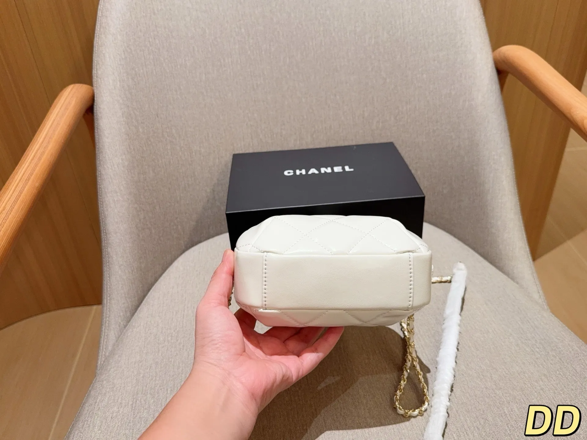 💰155 Chanel香奈儿 新品25N滑雪🏂🏻系列 迷你保龄球包~ 尺寸18×14×5 礼盒包装🎁