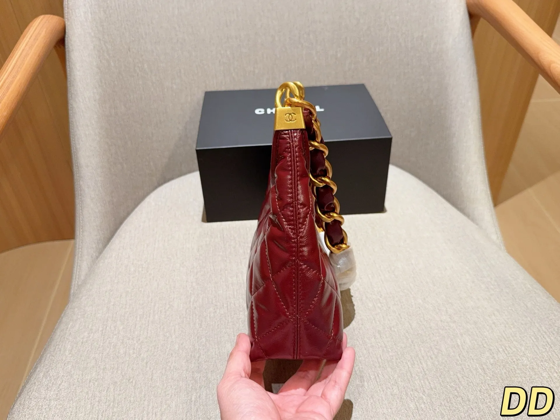 💰145 香奈儿Chanel 24A最新hobo油蜡皮腋下包 尺寸20×19×8 礼盒包装🎁