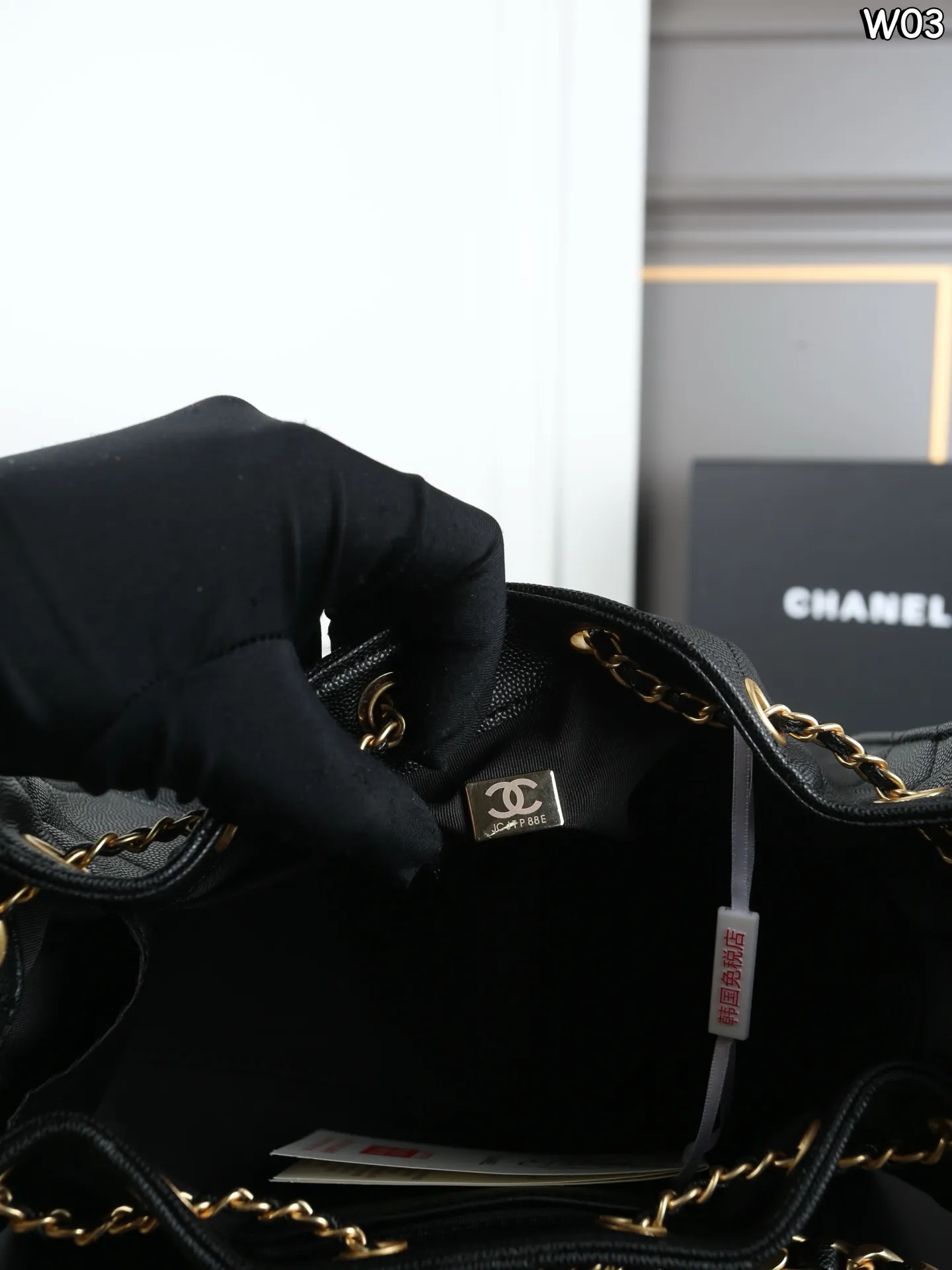 P230 全套礼盒 CHANEL香奈儿 25Bag 25P 鱼子酱 hobo 抽绳水桶包 腋下包链条包单肩包 抽绳水桶包,慵懒感拉满,酷girl必备单品,容量大。实物超好看,上身随性高级 尺寸:22.5×14