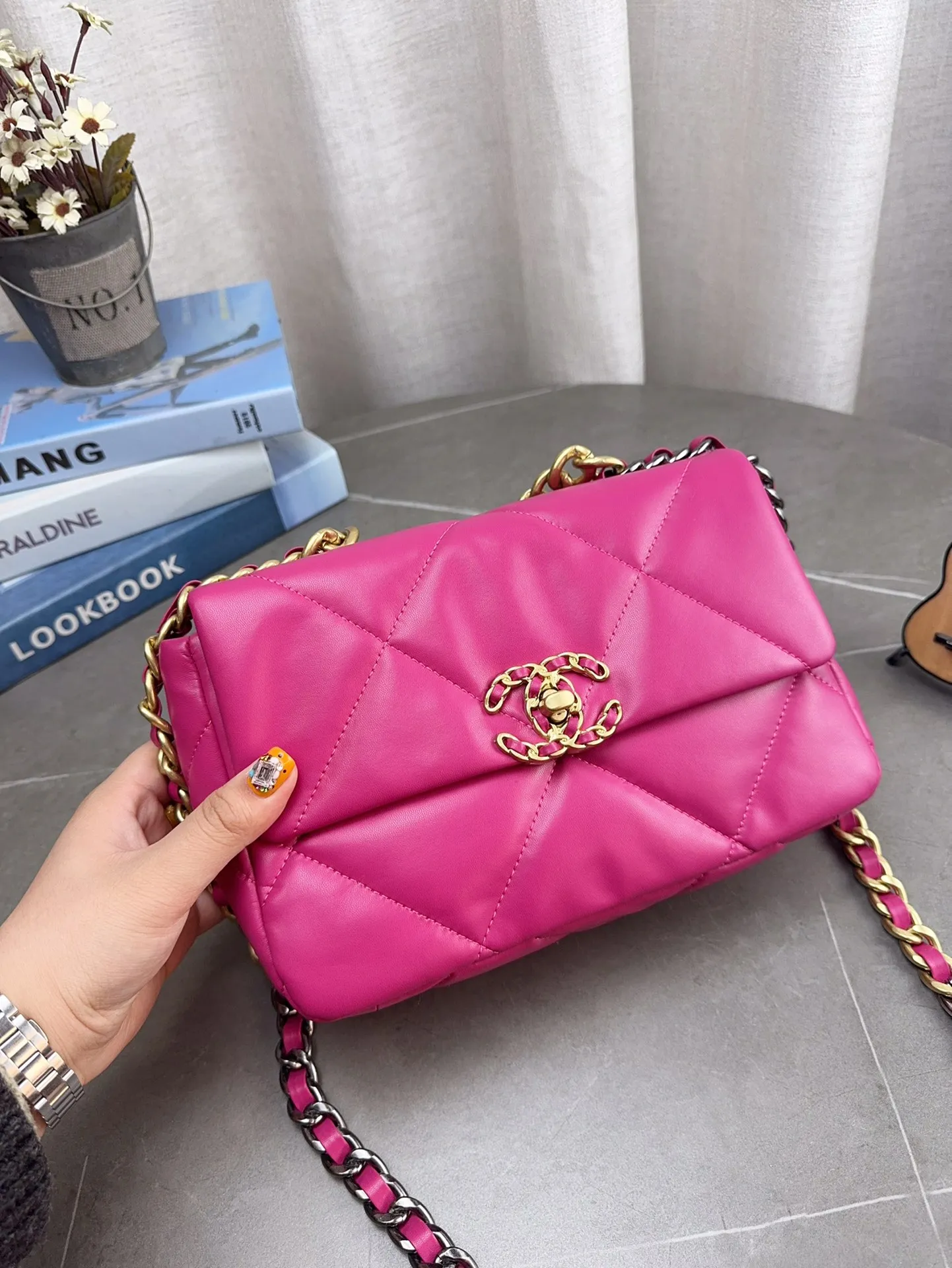 配折叠盒飞机盒 香奈儿19bag 性价比做到最优 皮料再次升级 质感高级…。 尺寸28*17cm p160