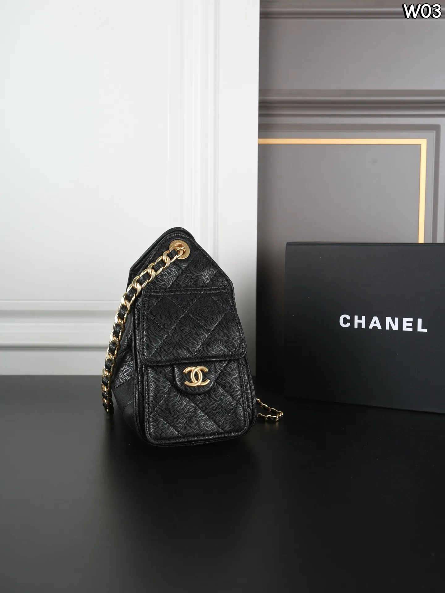 P230 全套礼盒 CHANEL香奈儿 25Bag 25P 鱼子酱 hobo 抽绳水桶包 腋下包链条包单肩包 抽绳水桶包,慵懒感拉满,酷girl必备单品,容量大。实物超好看,上身随性高级 尺寸:22.5×14