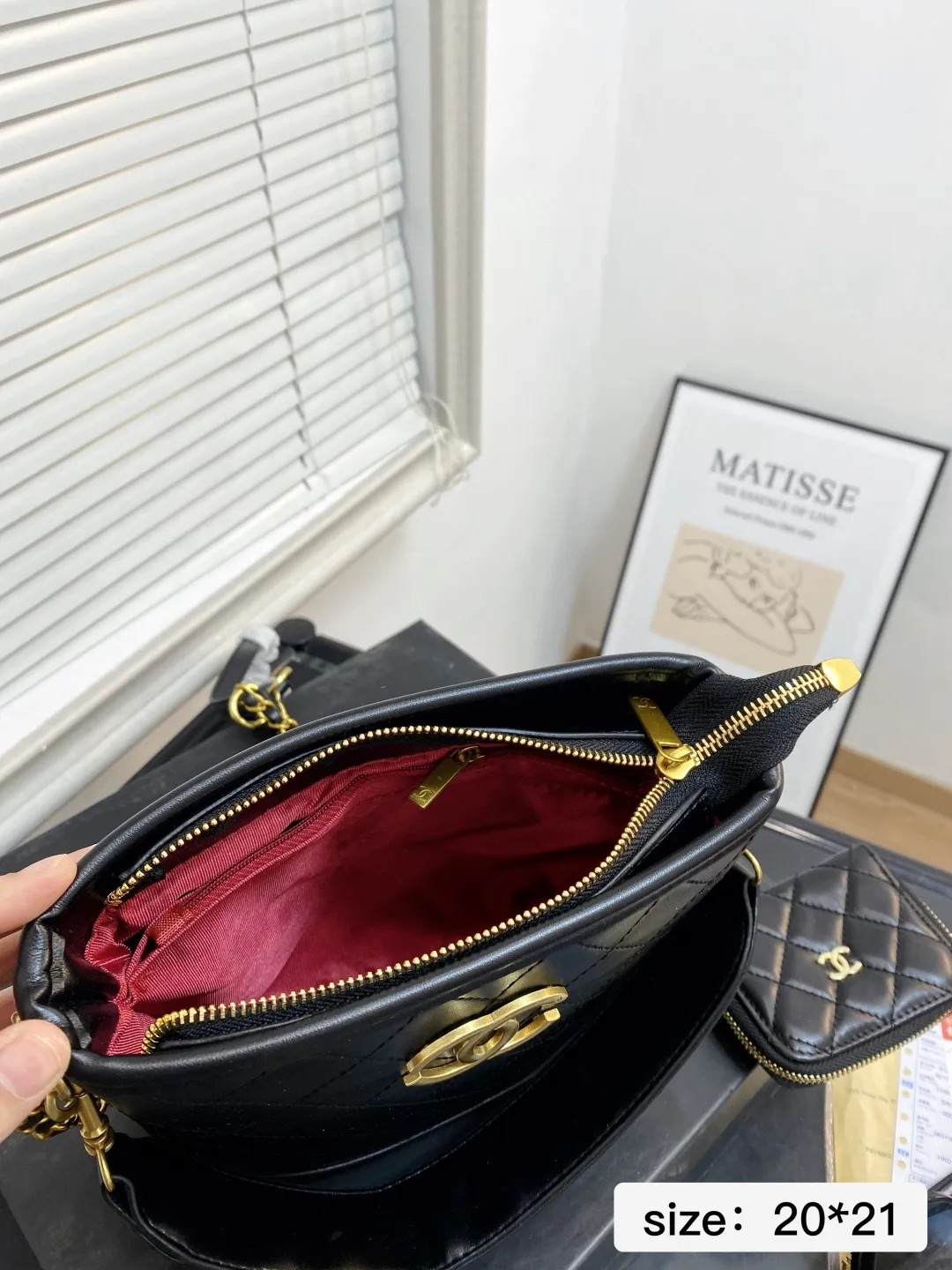 🅿️💰150 配盒子 尺寸20*21 经典香奈儿套盒 香奈儿包➕眼镜➕钱包 M3030