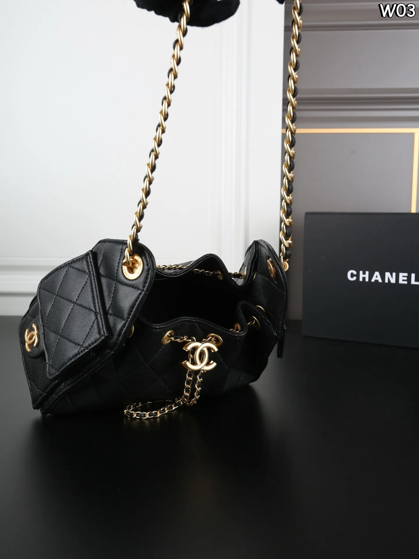 P230 全套礼盒 CHANEL香奈儿 25Bag 25P 鱼子酱 hobo 抽绳水桶包 腋下包链条包单肩包 抽绳水桶包，慵懒感拉满，酷girl必备单品，容量大。实物超好看，上身随性高级 尺寸：22.5&times;14