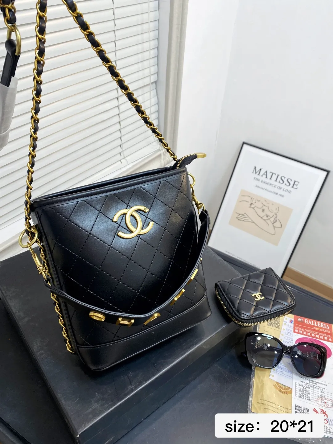 🅿️💰150 配盒子 尺寸20*21 经典香奈儿套盒 香奈儿包➕眼镜➕钱包 M3030