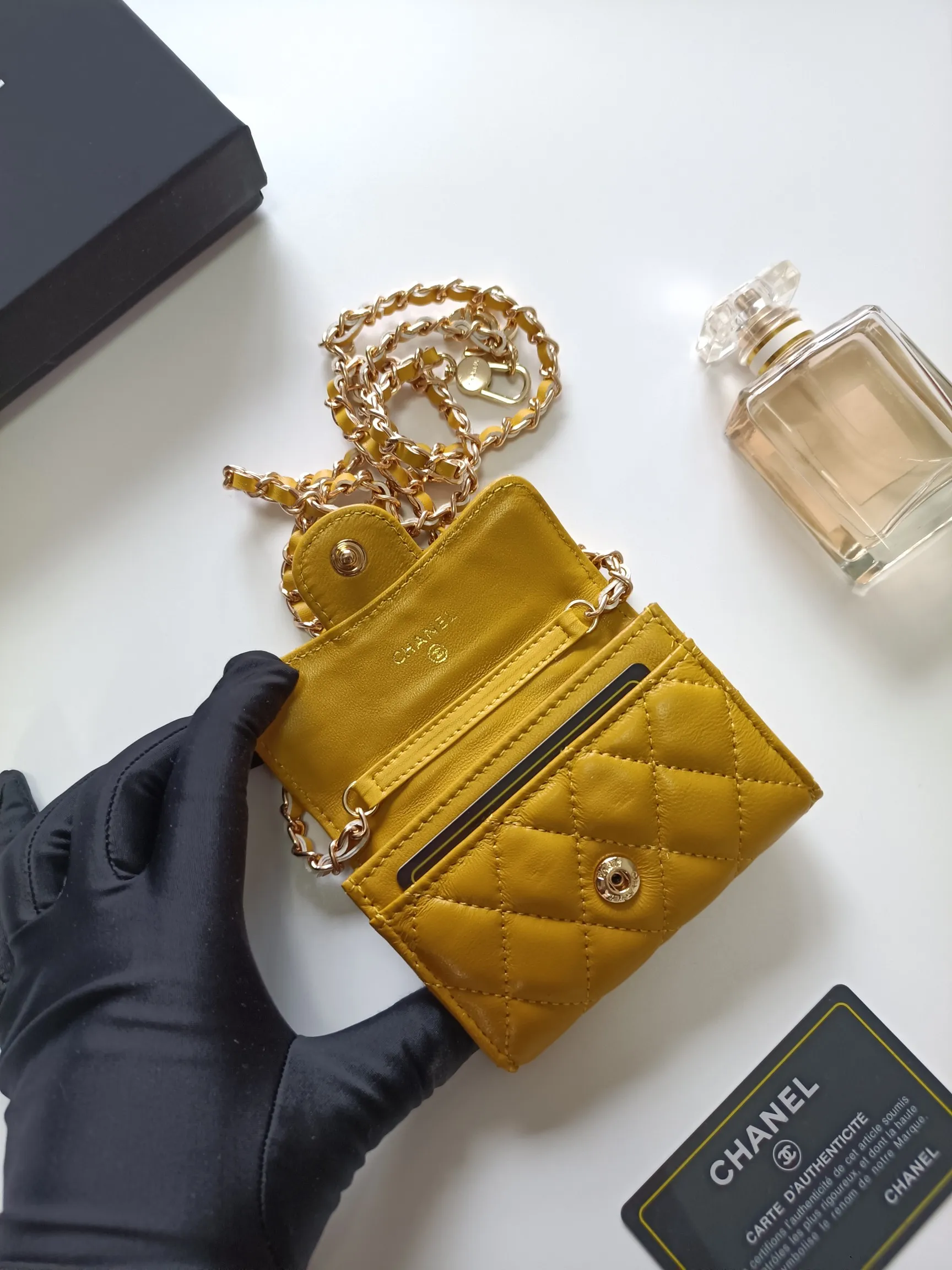 💰95包邮‼️ A8937# 新款零钱包👛 羊皮女包 小巧便携设计风格 官网同步新款💋 尺寸11.3*7.5*2.1CM