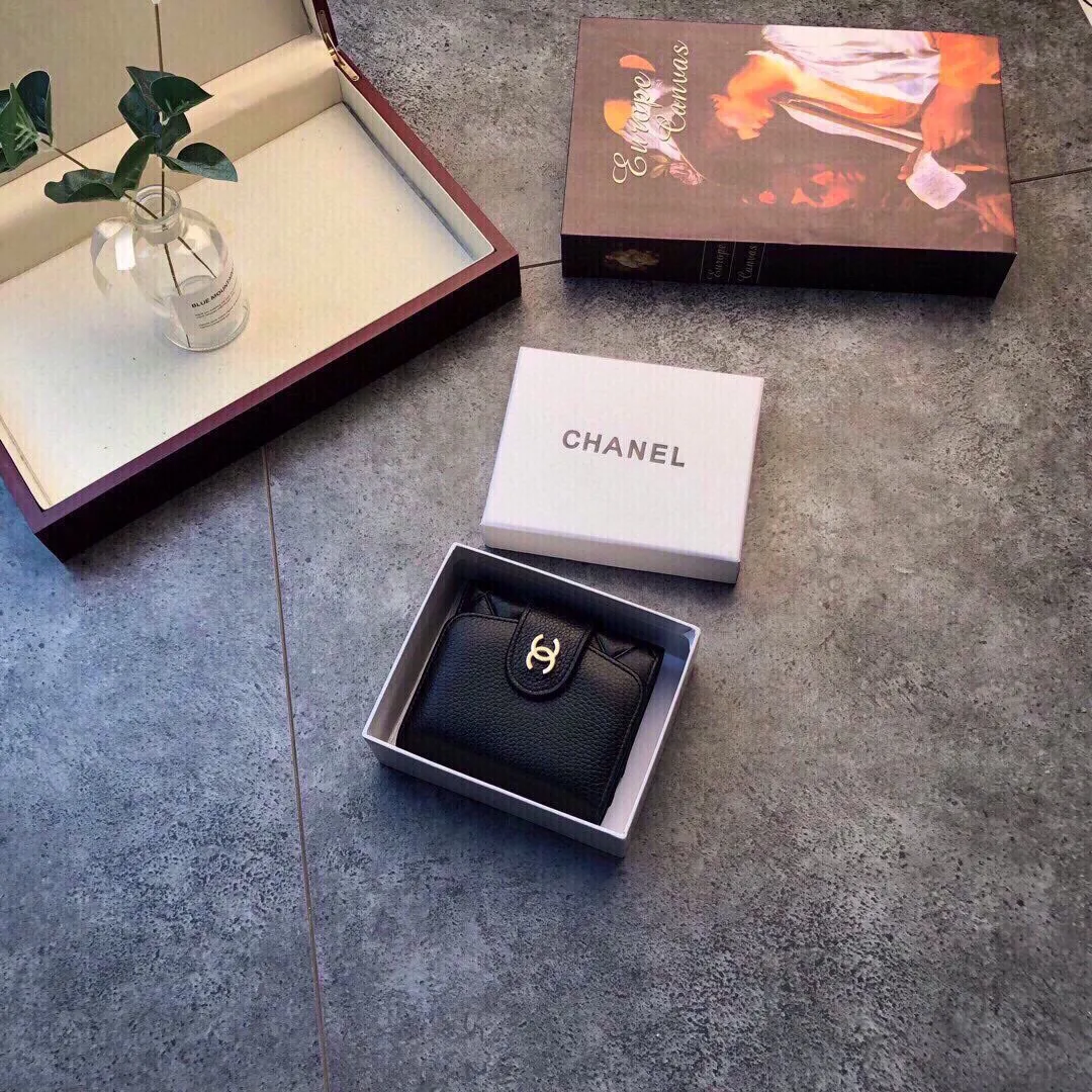 🎀🎀颜色 黑🎀尺寸 11x10🎀香奈儿爆款牛皮短款三折钱包🔥款式经典做工精细耐磨耐用手感极佳❤️p90