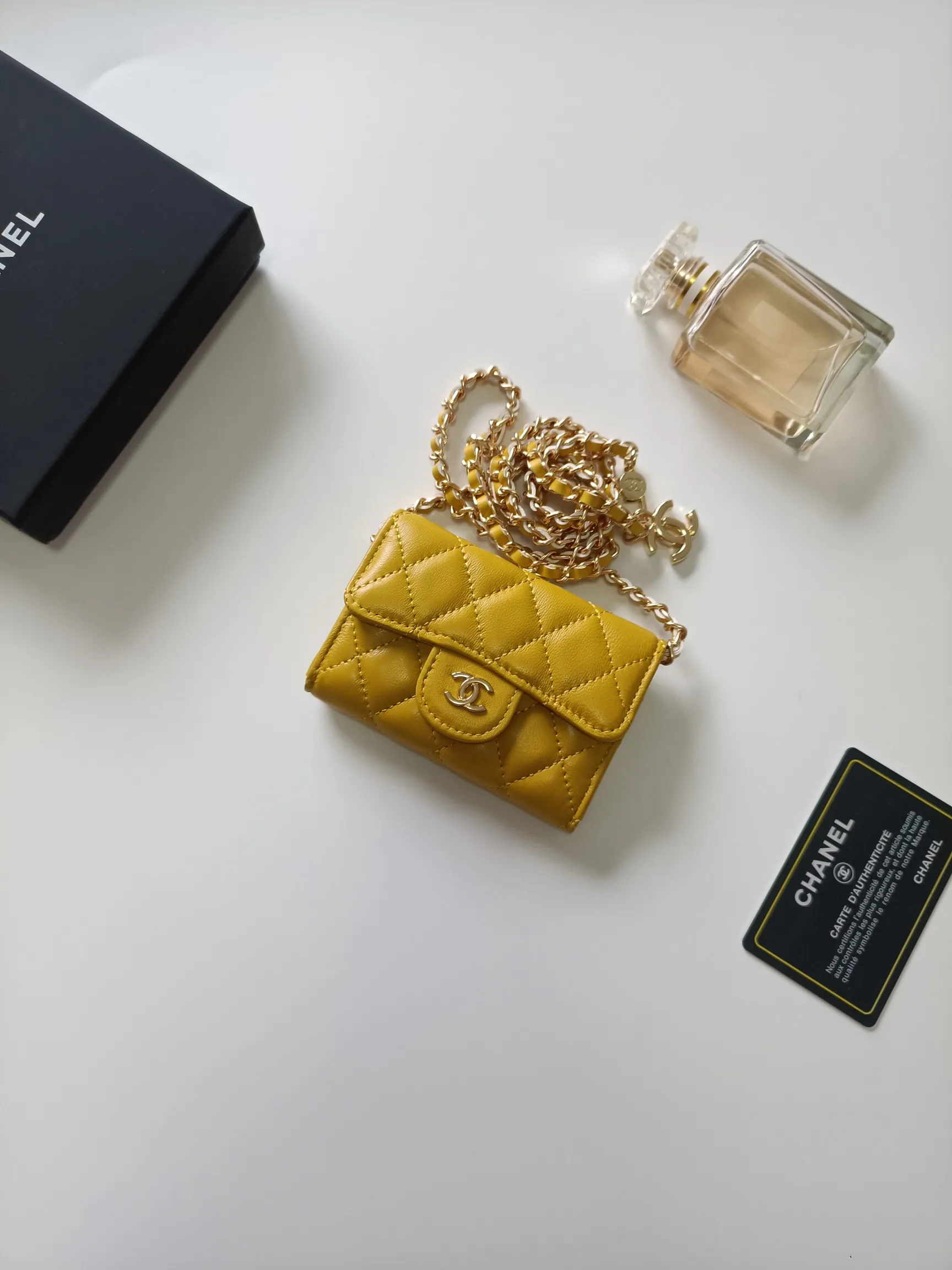 💰95包邮‼️ A8937# 新款零钱包👛 羊皮女包 小巧便携设计风格 官网同步新款💋 尺寸11.3*7.5*2.1CM