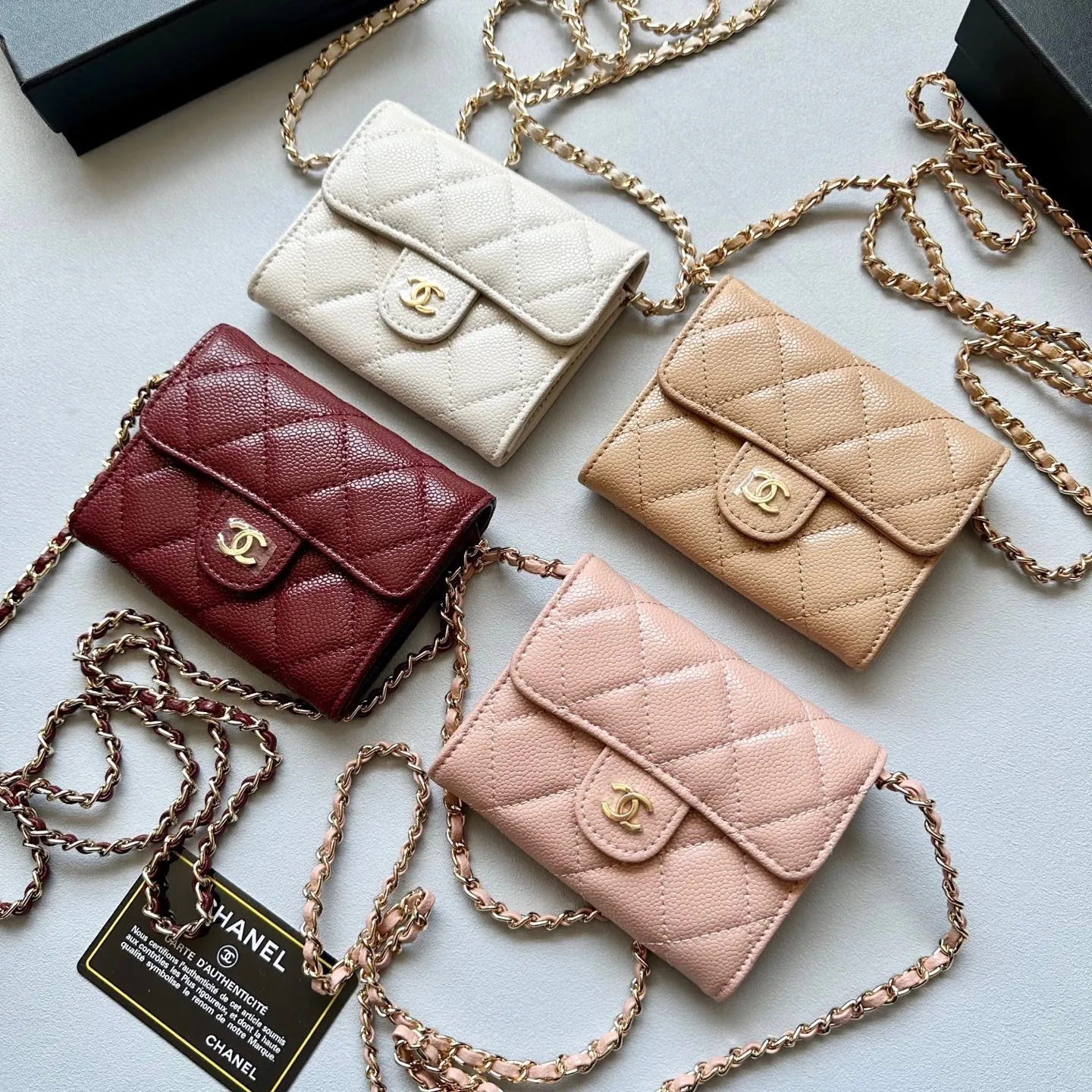 P105🎀颜色 多色可选🎀尺寸 12x10cm🎀CHANEL香奈儿鱼子酱牛皮/羊皮小背包💋 时尚又大方😘美妞必备