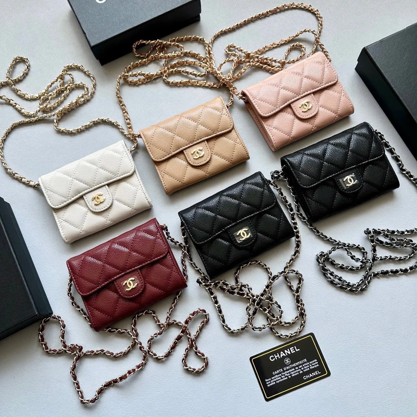 P105🎀颜色 多色可选🎀尺寸 12x10cm🎀CHANEL香奈儿鱼子酱牛皮/羊皮小背包💋 时尚又大方😘美妞必备