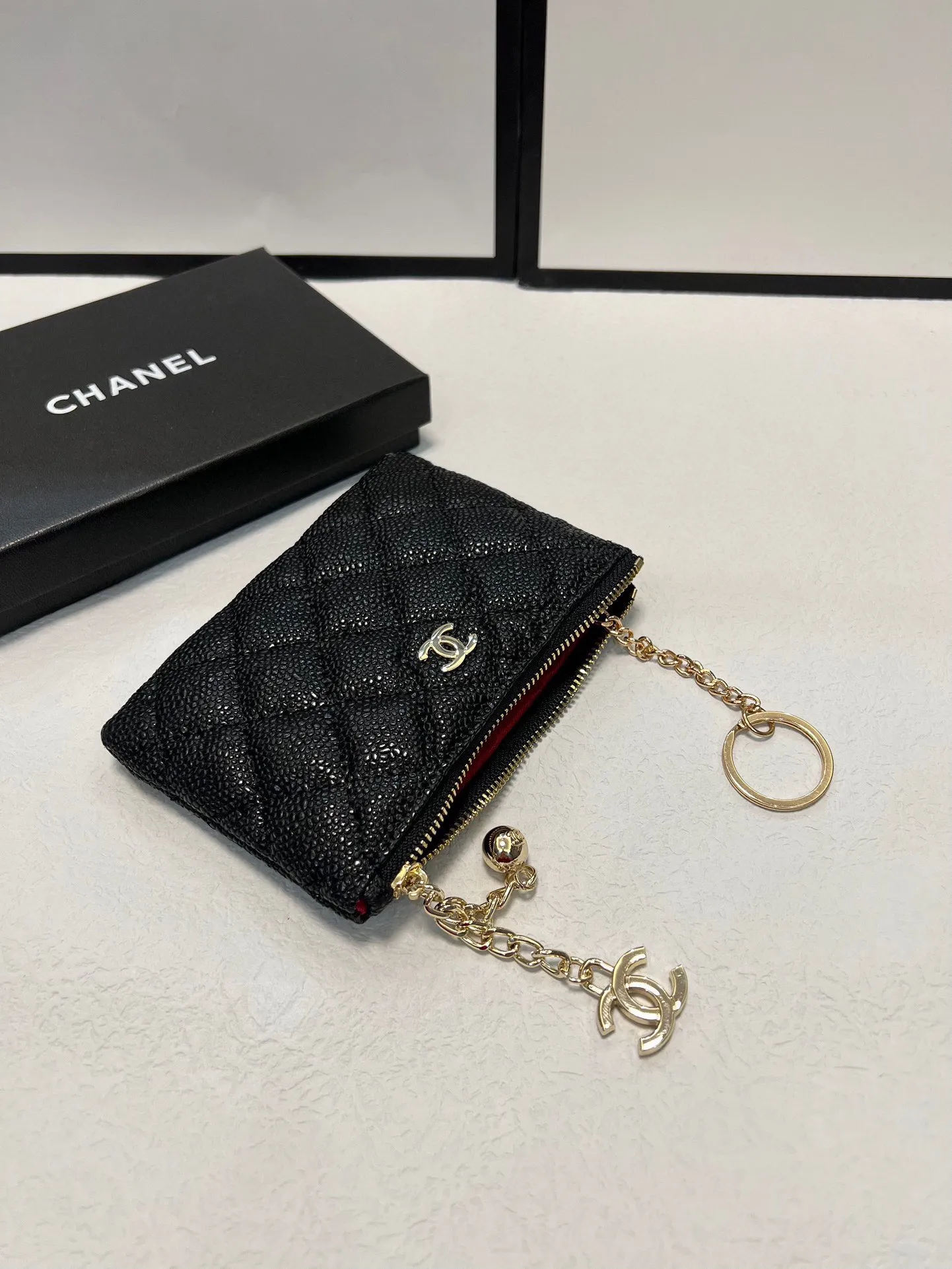 P65🎀🎀颜色 黑🎀尺寸 14.5x9🎀香奈儿鱼子酱牛皮🐑零钱包👍里外全皮🔥经典搭配，时尚百搭