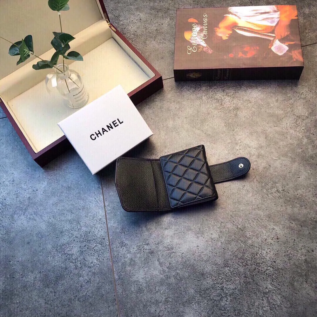 🎀🎀颜色 黑🎀尺寸 11x10🎀香奈儿爆款牛皮短款三折钱包🔥款式经典做工精细耐磨耐用手感极佳❤️p90