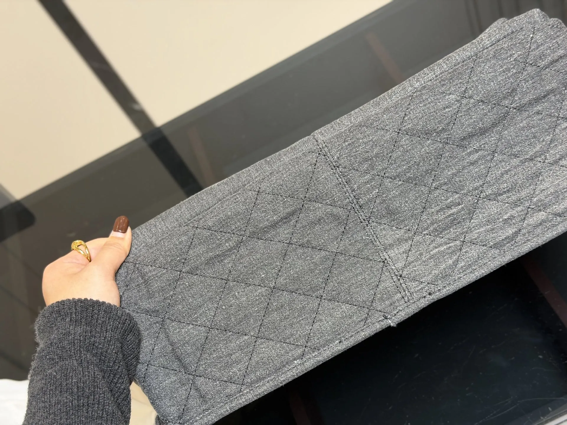 &yen;190 香奈儿旅行袋 Chanel中古. 复古穿搭 牛仔系的搭配很适合 复古氛围感瞬间拉满 机场包40.25cm