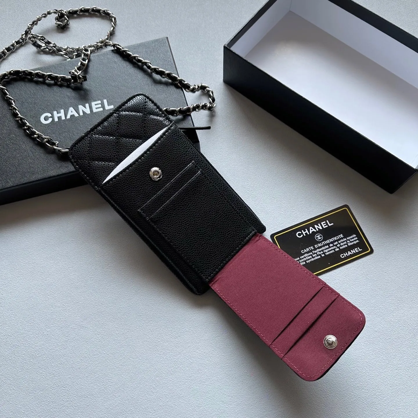 P120🎀🎀颜色 黑羊金 黑羊银🎀尺寸 18x11🎀香奈儿多功能手机包 可肩背专柜品质羊皮绣花 海外订制五金 做工油边精湛