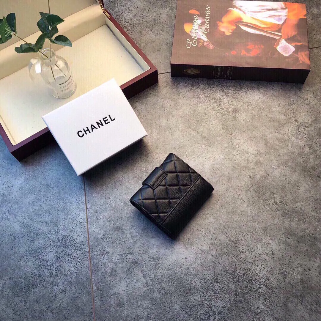 🎀🎀颜色 黑🎀尺寸 11x10🎀香奈儿爆款牛皮短款三折钱包🔥款式经典做工精细耐磨耐用手感极佳❤️p90