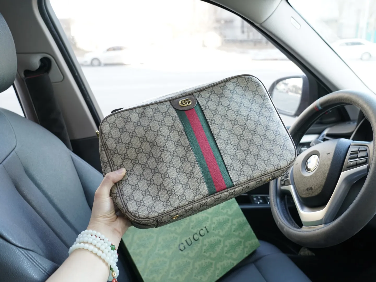 P180 🇮🇹 GUCCI 古驰 官网同步 高版本 斜挎单肩背包 永恒不过时的标志性产品 纯原单牛皮 顶级五金制作 非市面普通版本 今年最爱的款式 全部实拍 实用性非常高 完全不用担心穿搭 配全套包装礼品盒 【规格:36x22x12】