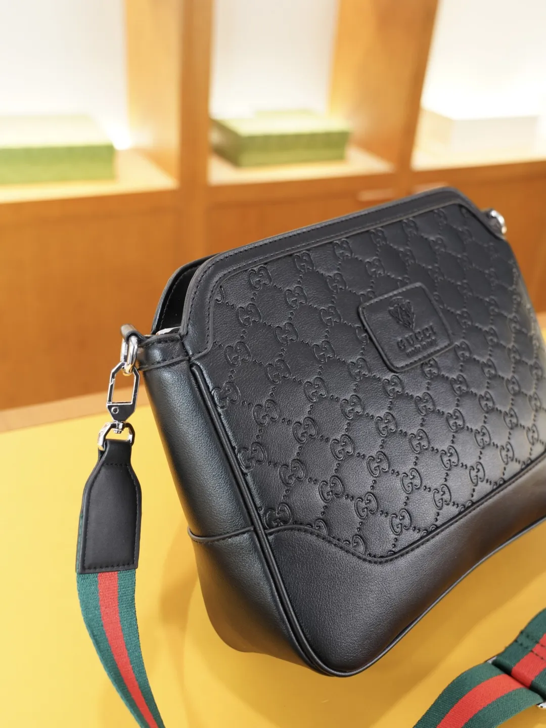 P125 🇮🇹 古驰 官网同步 高版本 斜挎单肩背包 永恒不过时的标志性产品 纯原单小牛皮 顶级五金制作 非市面普通版本 今年GUCCI最爱的款式 全部实拍 实用性非常高 完全不用担心穿搭【规格:29x24x8】