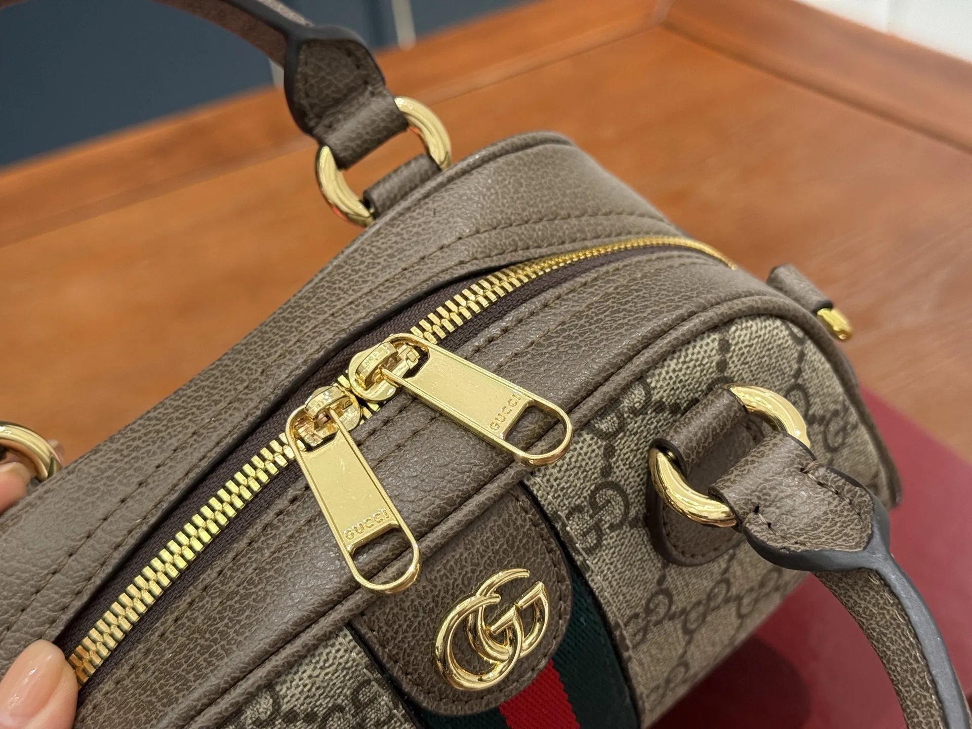 （飞机盒折叠盒⚠️）p165 Gucci 保龄球 枕头包 一整个被爱住拿捏舒适下午茶氛围日常百搭 经典简洁 尺寸：21.5 13