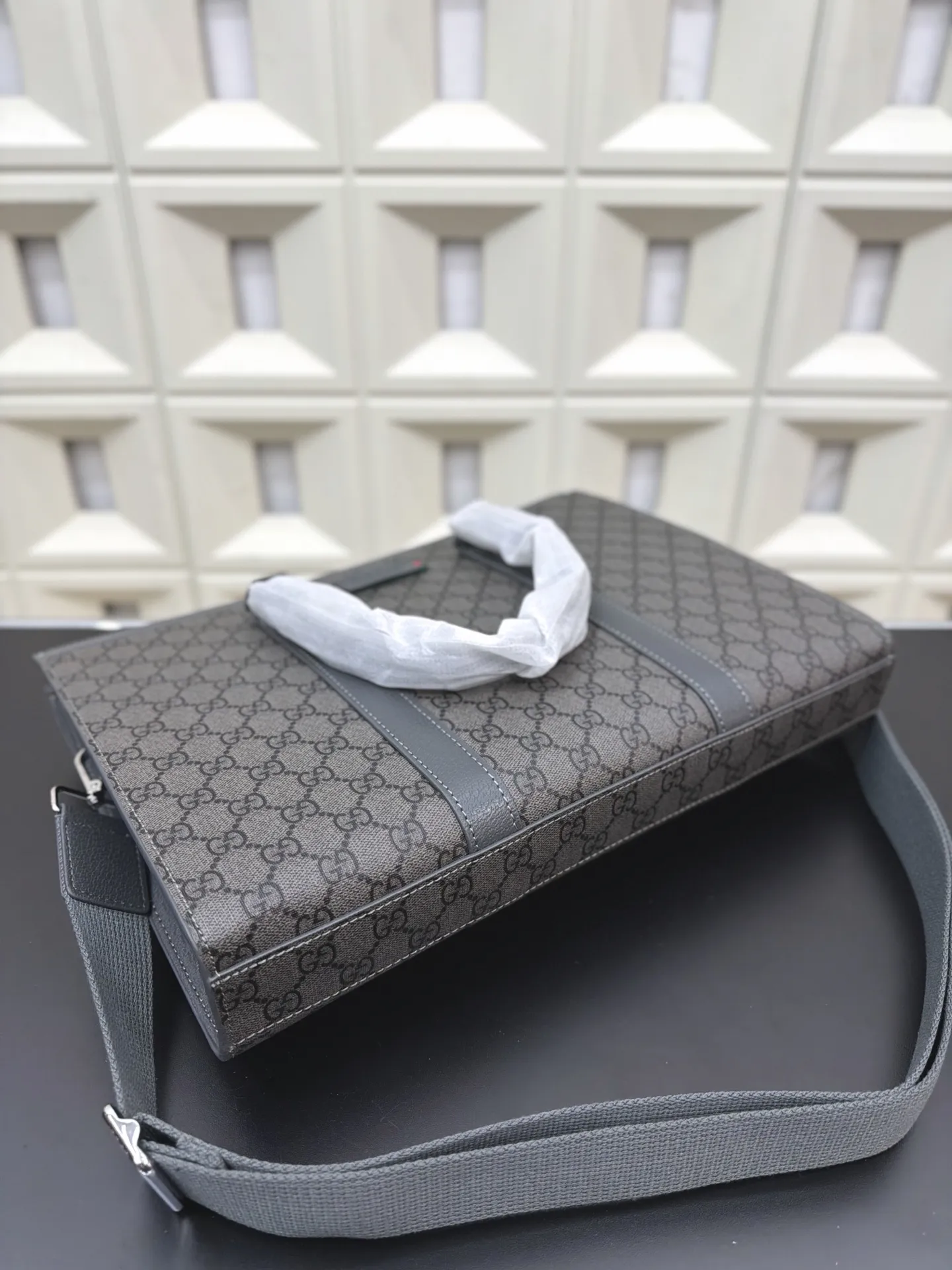 P260 Gucci 古奇 GG原版印花公文包 男包 电脑包 手提包 经典百搭 实物拍摄 原厂原版面料 高端品质 配送防尘袋 28 x 38 cm。