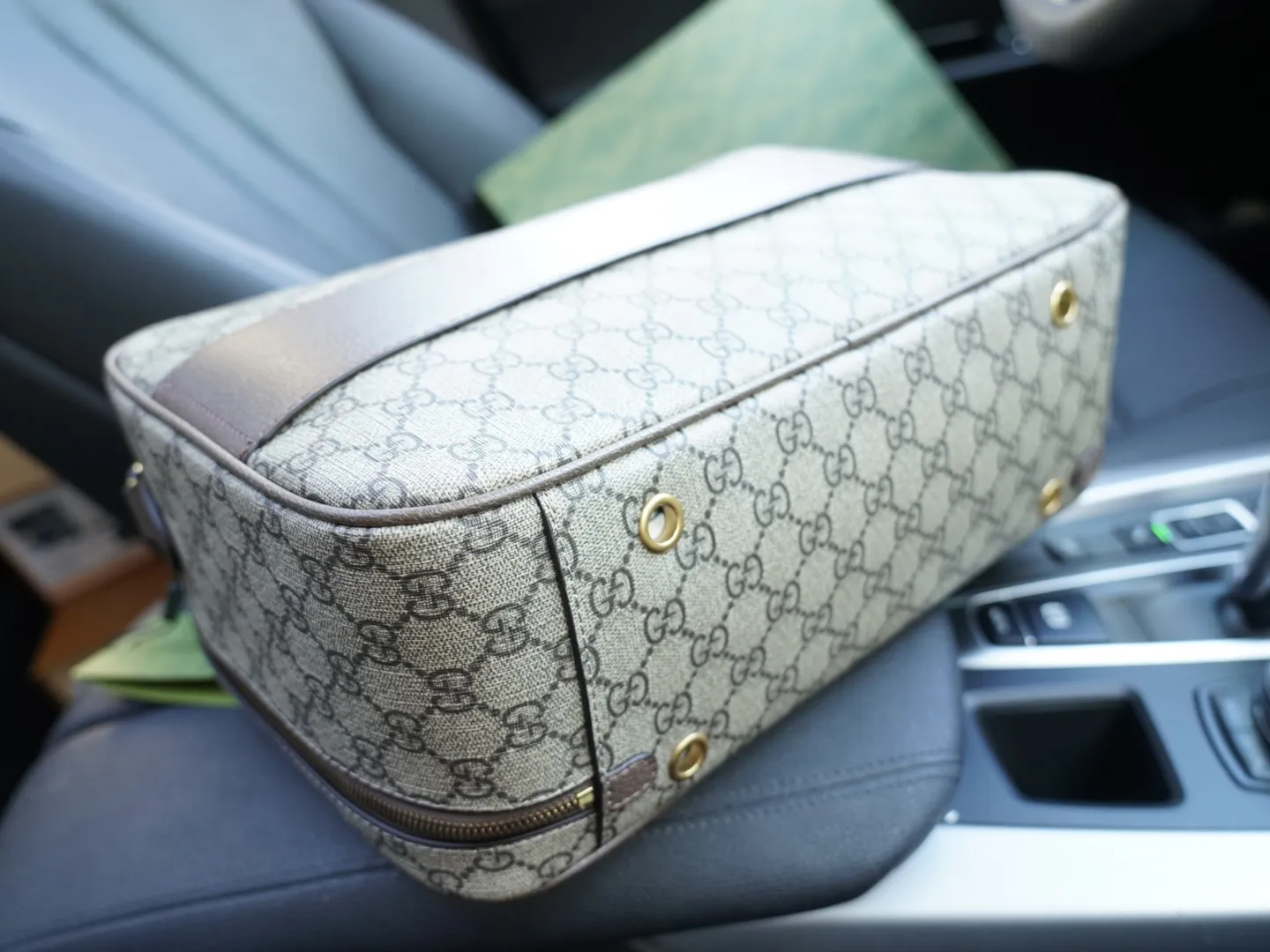 P180 🇮🇹 GUCCI 古驰 官网同步 高版本 斜挎单肩背包 永恒不过时的标志性产品 纯原单牛皮 顶级五金制作 非市面普通版本 今年最爱的款式 全部实拍 实用性非常高 完全不用担心穿搭 配全套包装礼品盒 【规格:36x22x12】