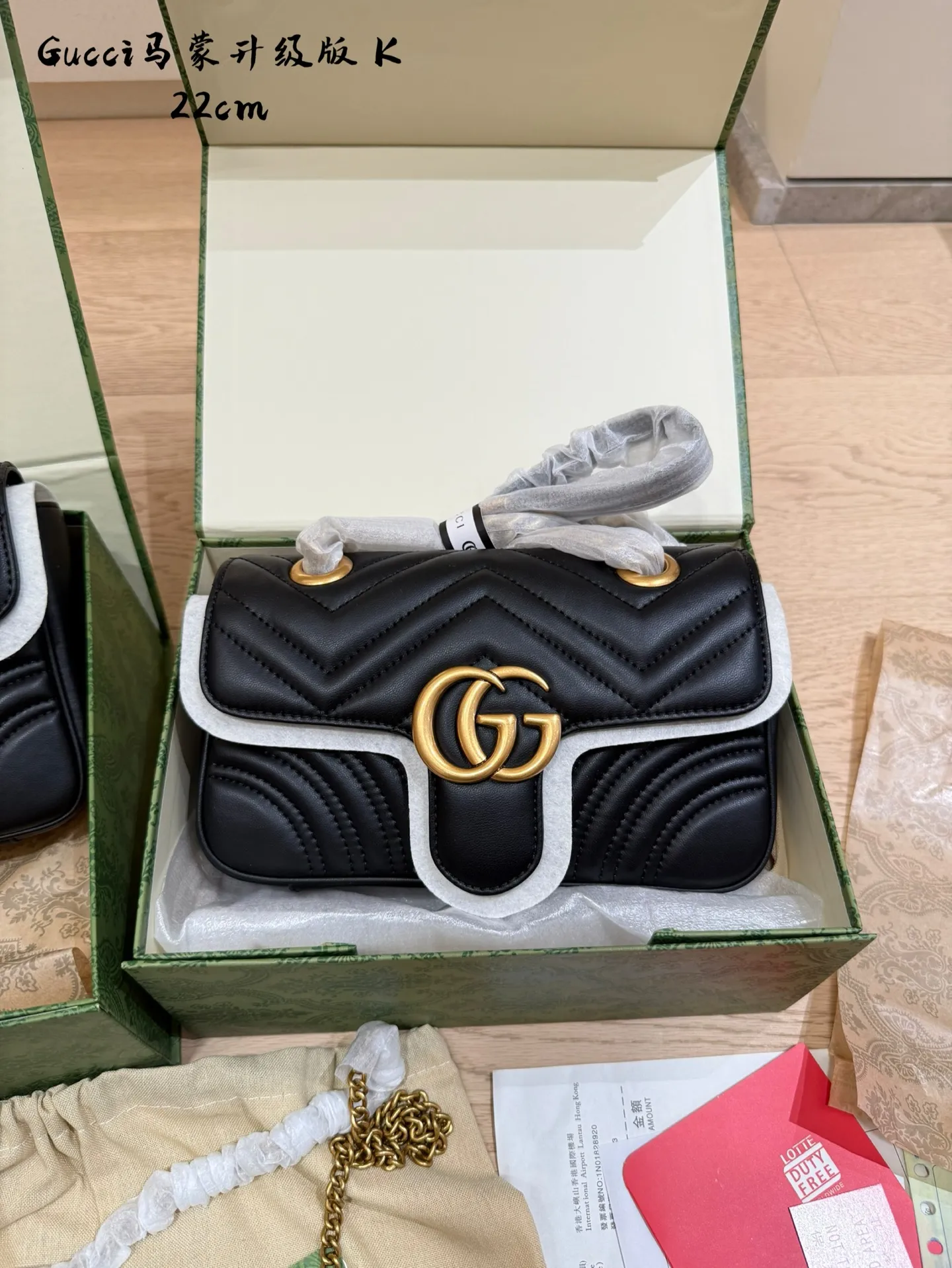 p130p155p160 GUCCI marmont|经典&百搭! GUCCI马蒙链条包经典尺寸: 16cm 22cm 26cm 经典金扣双GLOGO复古做旧五金波浪纹衔缝牛皮!采用的是小牛皮不仅有光泽感还很耐用单肩可以优雅成熟斜挎可以休闲个性一包顶百包