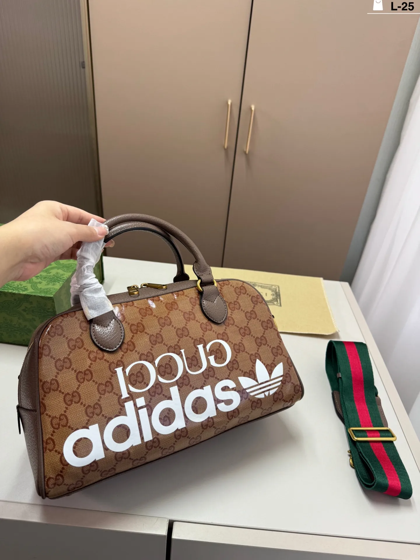 💰p145 L-25尺寸31&times;18折叠盒 Gucci酷奇/adidas x 阿迪达斯联名 迷你旅行包 手提单肩斜挎包 男女通用 经典百搭 实物拍摄