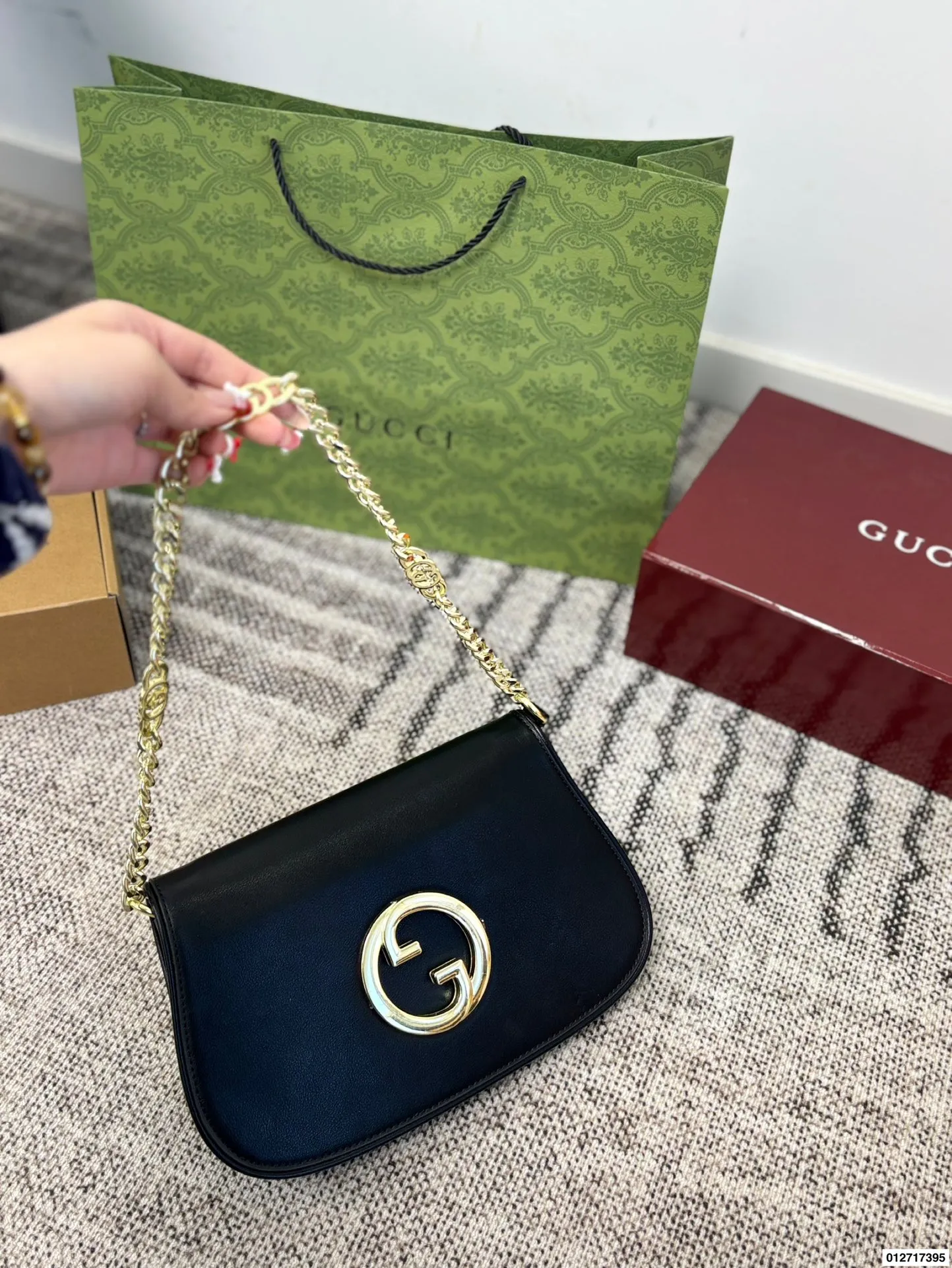 p155 礼盒包装🎁 Gucci 绝对的大爆款Blondie 金属镂空logo 搭配翻盖包身设计 经典且复古 绝不能错过尺寸:28.18
