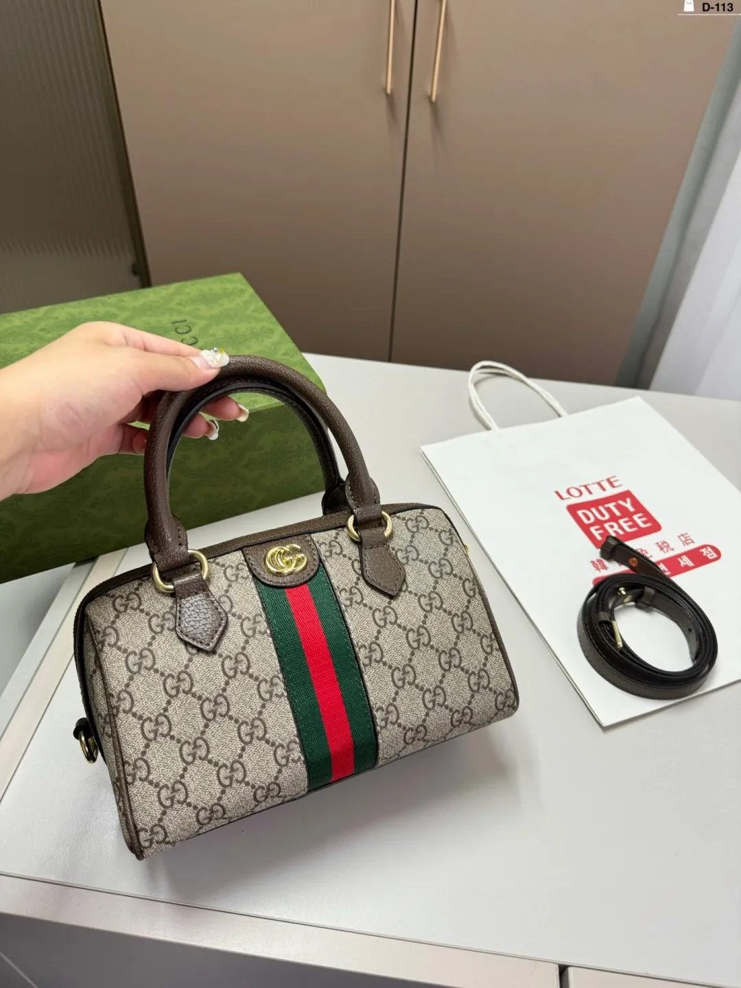 💰p125 D-113尺寸22×14折叠盒 酷奇Gucci 波士顿 枕头包 👜最新系列 这个款复古韵味特别浓,原版内里! 上身效果也超赞