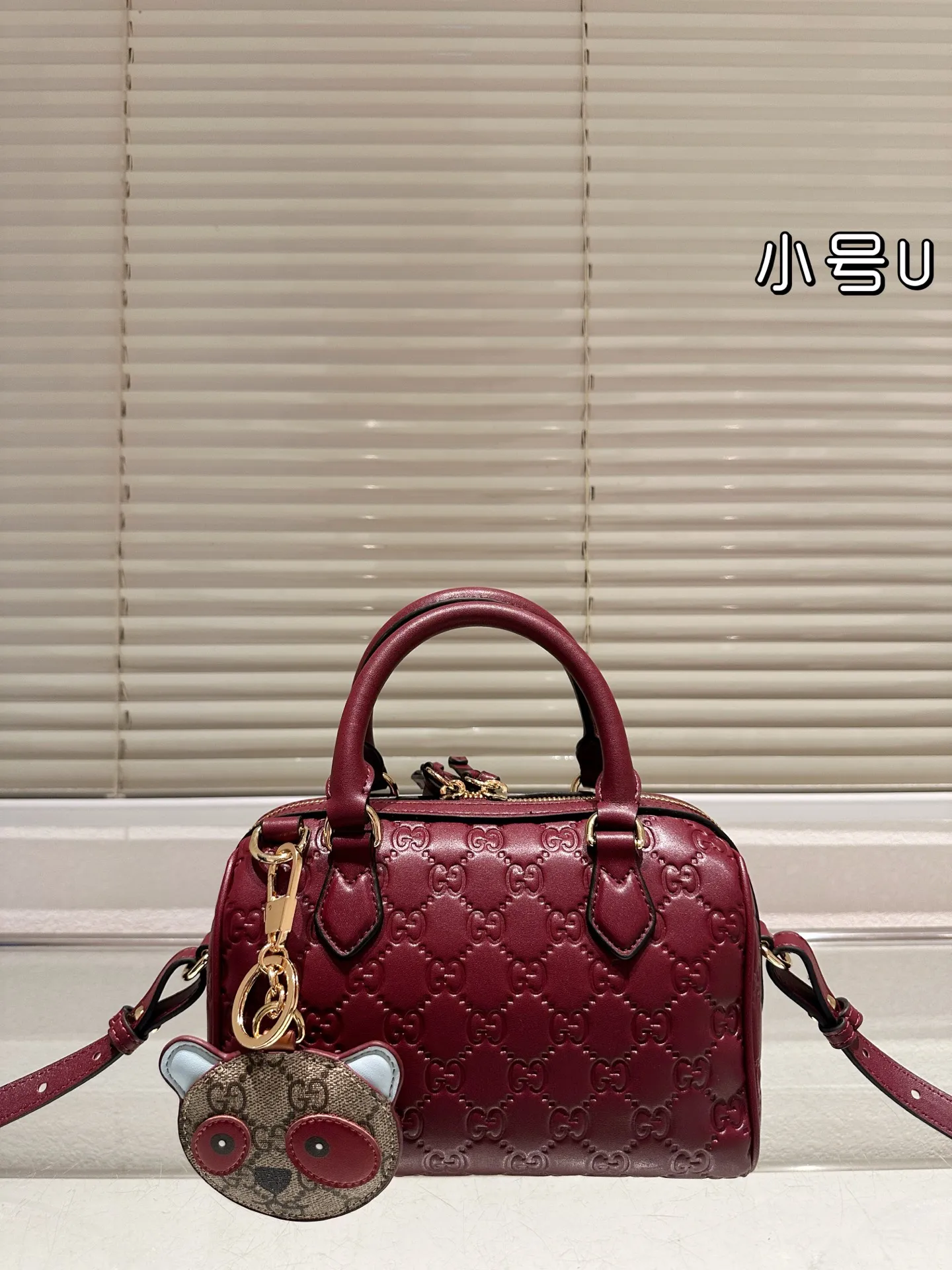 P190 配挂件 Gucci 波士顿 枕头包 👜最新系列 这个款复古韵味特别浓,原版内里!上身效果也超赞,主要以精致特别的五金来提升整体质感。size:21.14